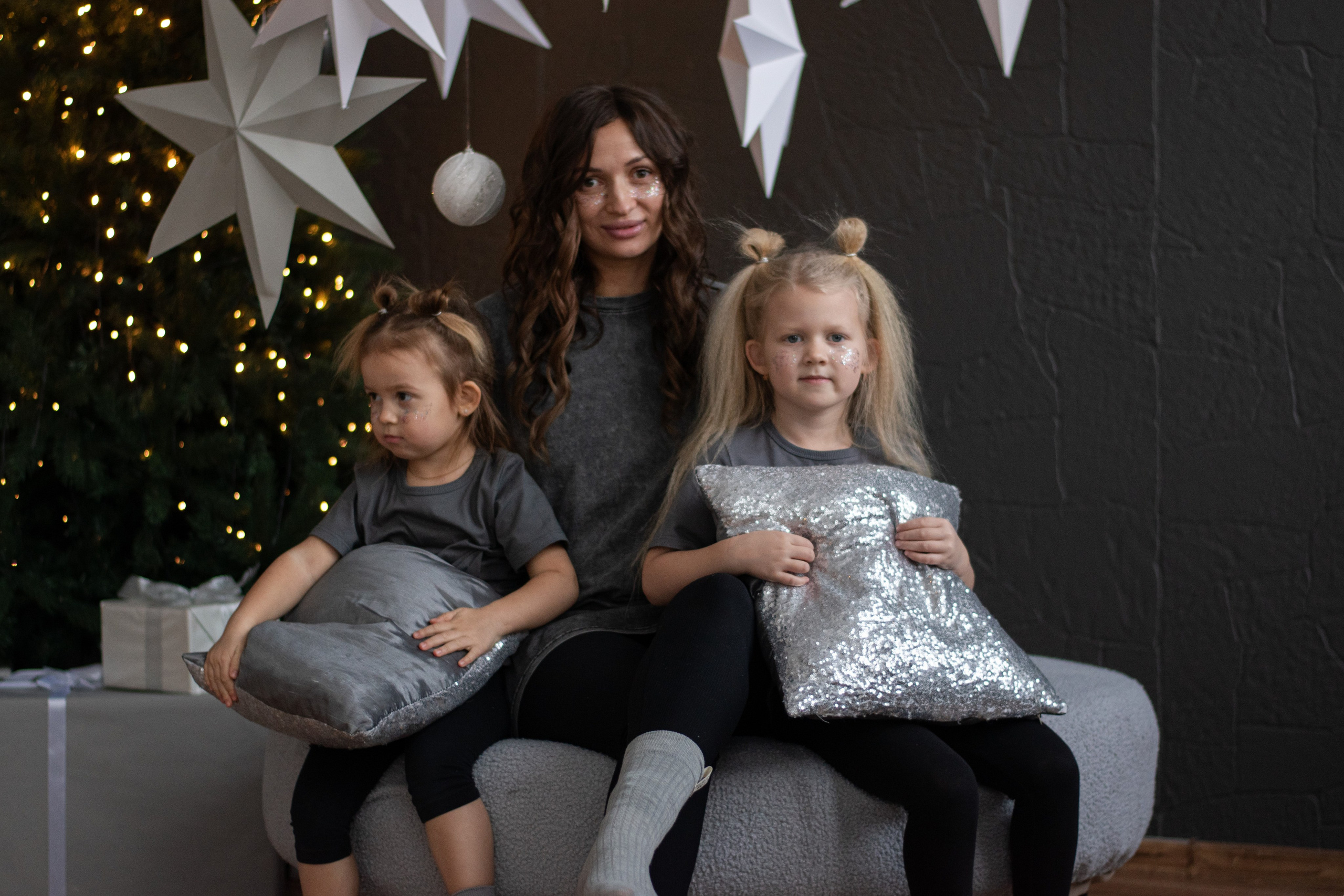 Ксения и прекрасные малышки Милана и Арина. Фотограф в Новосибирске Фальман Полина