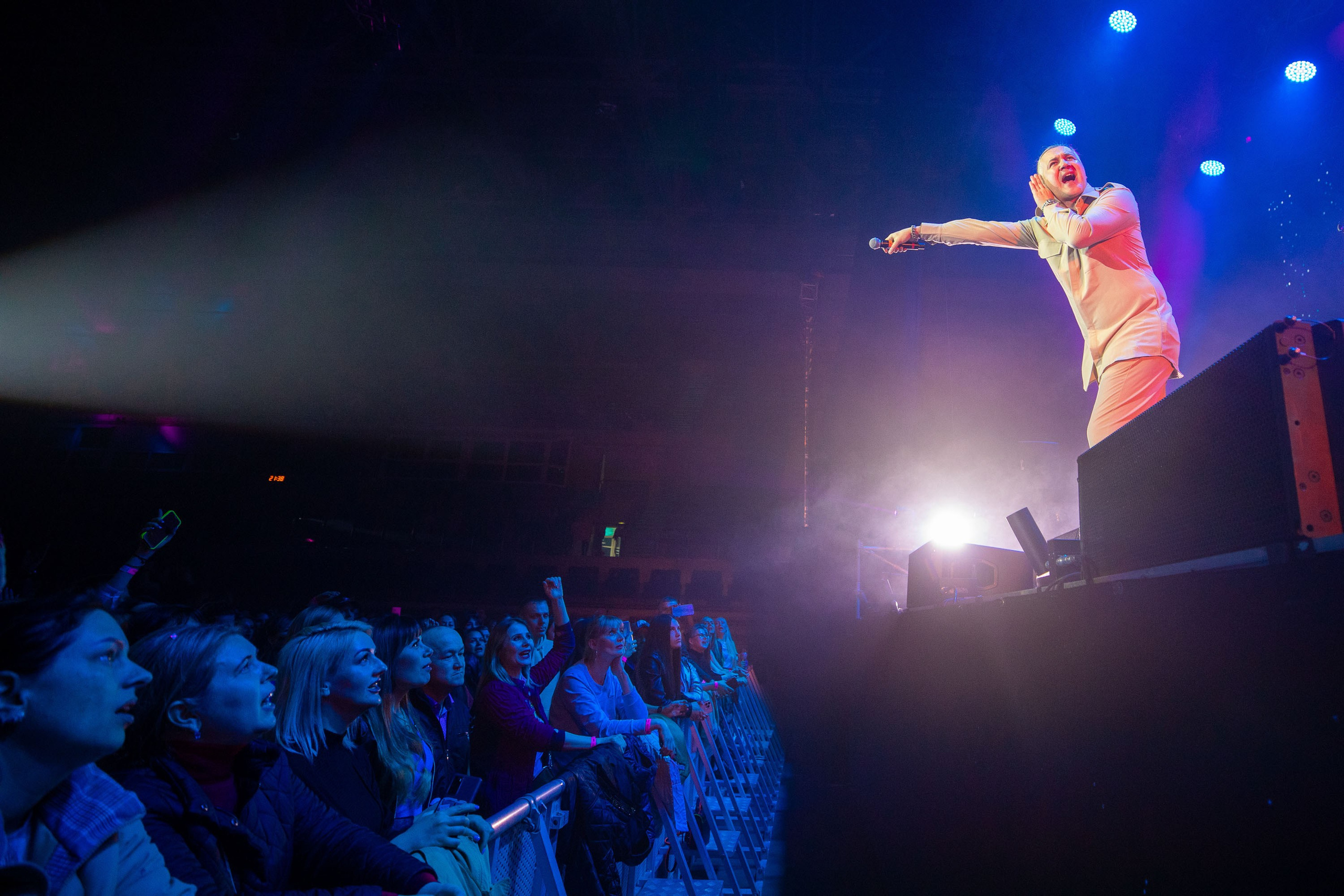 Дискотека 90-х. Репортажный фотограф во Владивостоке