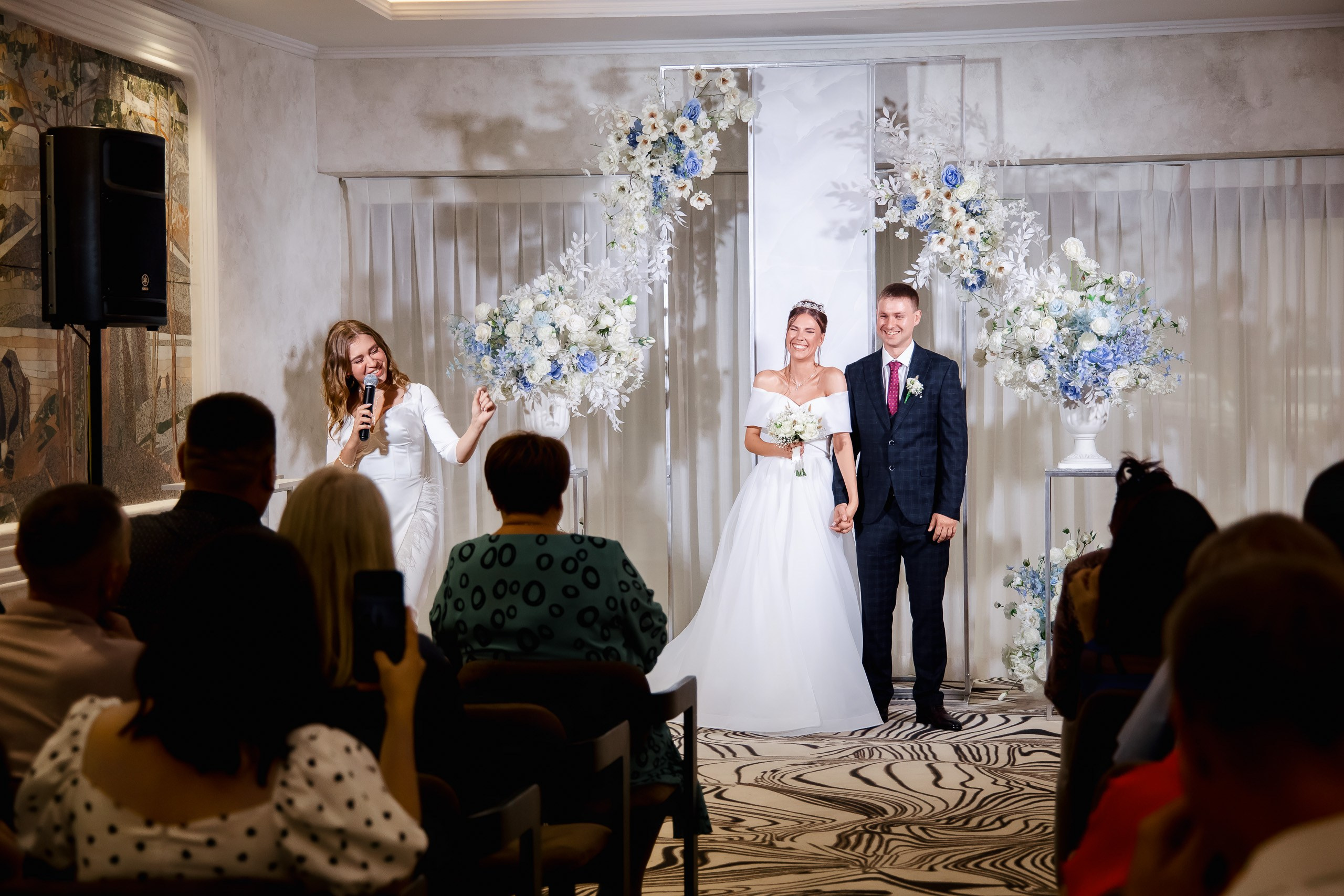 Евгений и Юлия. Совместные сборы. Интурист. Выездная. Фото с Китами. Свадебный фотограф в Хабаровске