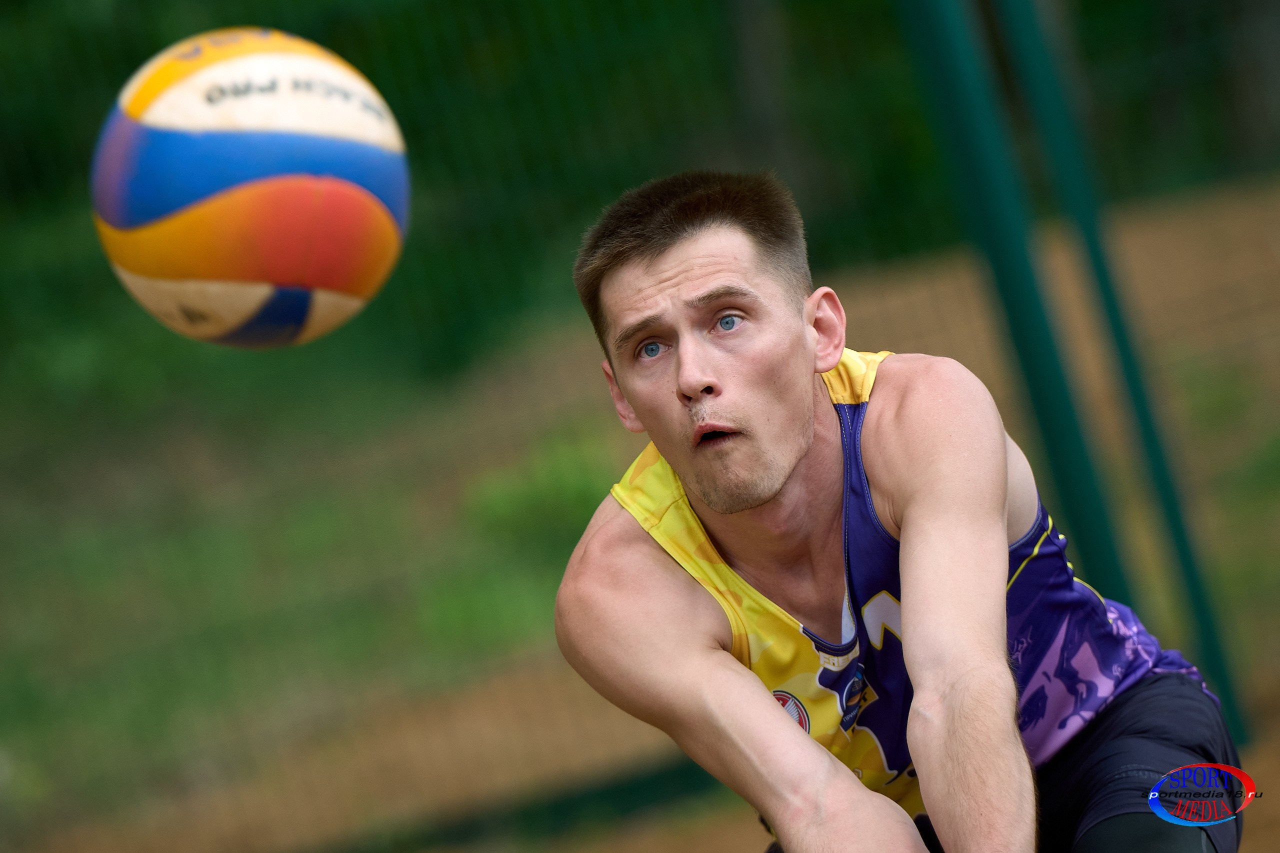 Пляжный волейбол. ПРИВОЛЖСКАЯ ЛИГА MIXT Ижевск 18.05.2025. Спортивный репортажный фотограф в Ижевске Сергей Мерзляков