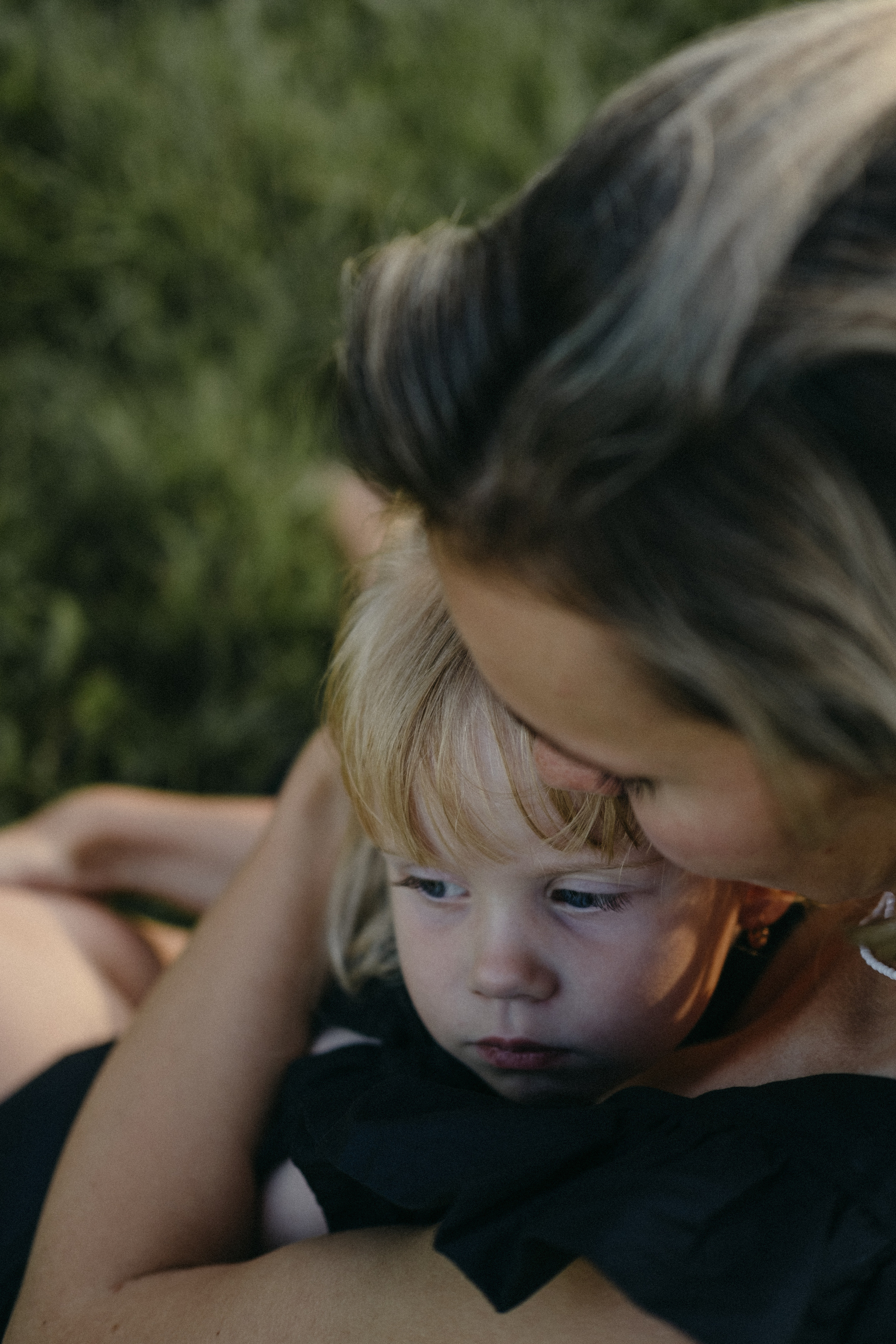 Фотосессия мамы и дочки на природе. Семейный фотограф в Москве Кристина Маркос