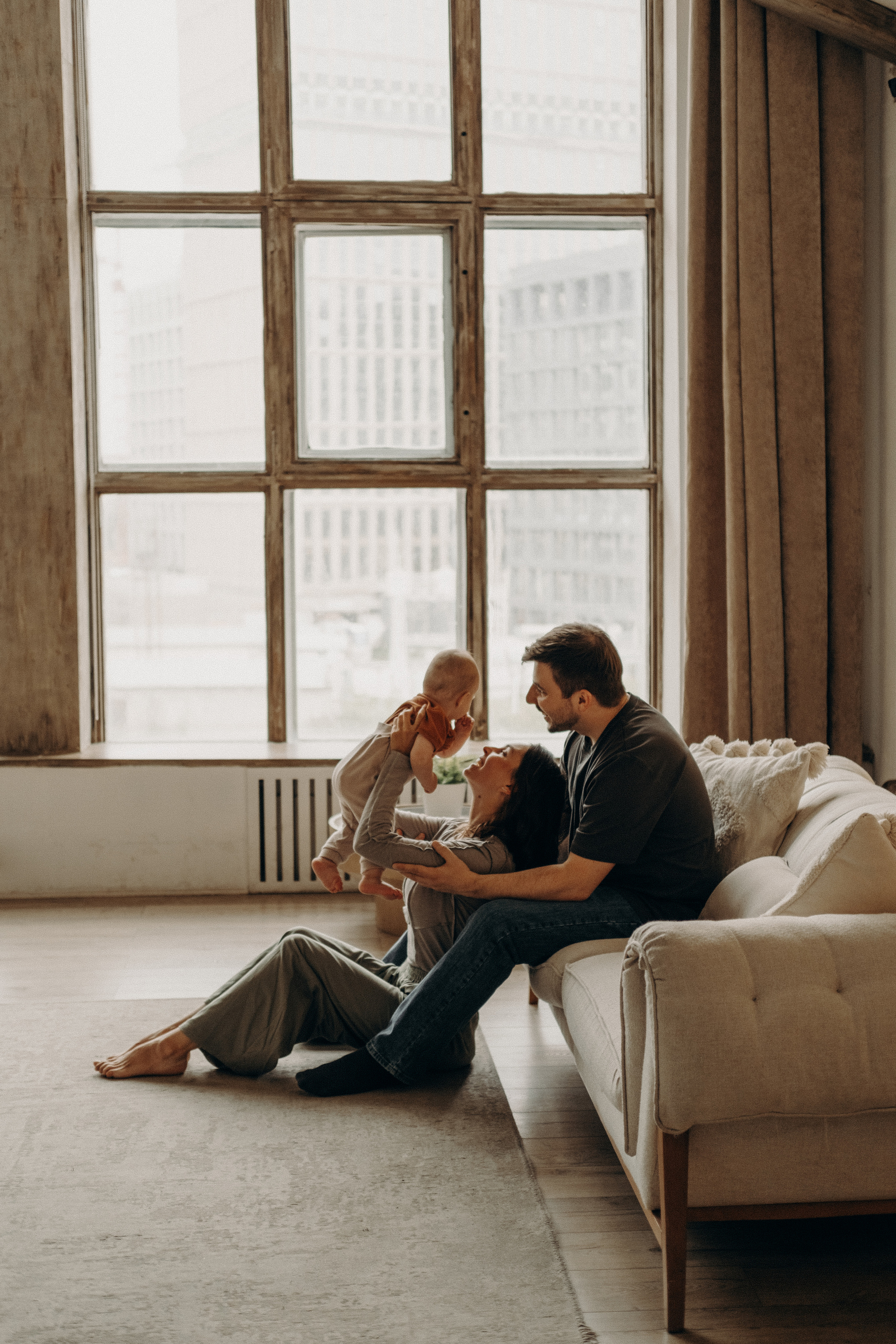 Мама папа и малыш дома фотосессия. Семейный фотограф в Москве Кристина Маркос