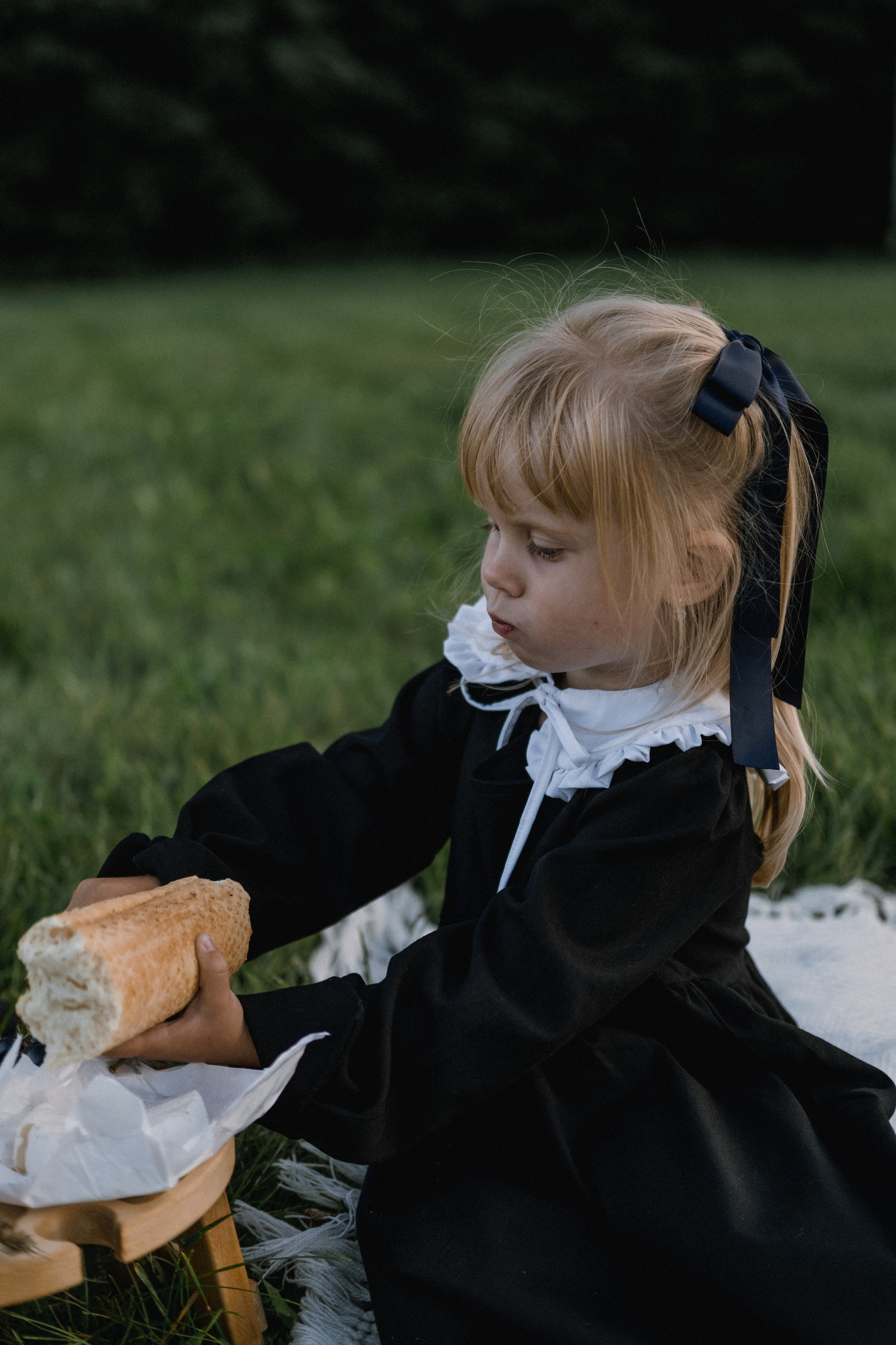 Фотосессия мамы и дочки на природе. Семейный фотограф в Москве Кристина Маркос