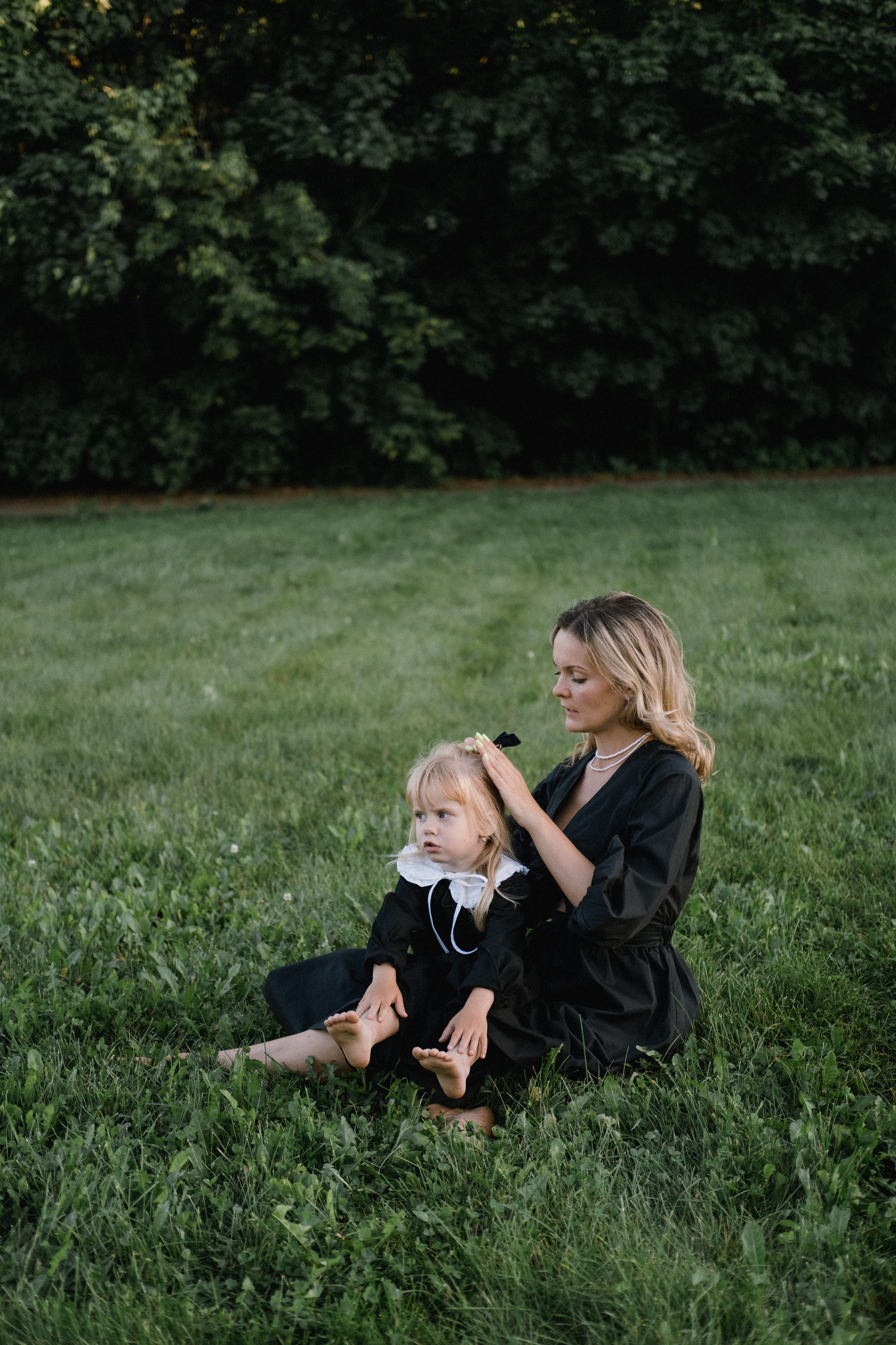 Фотосессия мамы и дочки на природе. Семейный фотограф в Москве Кристина Маркос