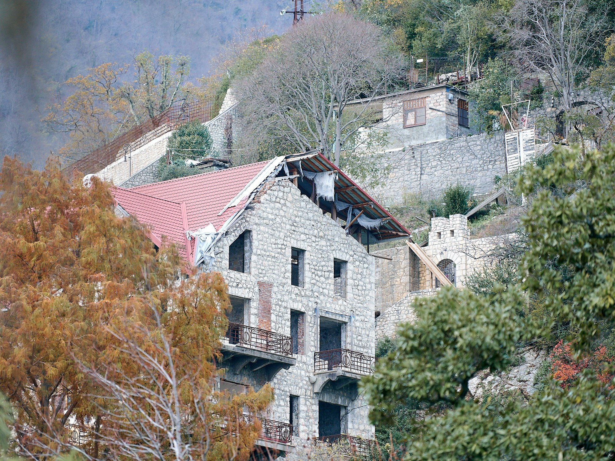 Гагра, Абхазия. Декабрь 2024. Фотографии отовсюду и обо всем