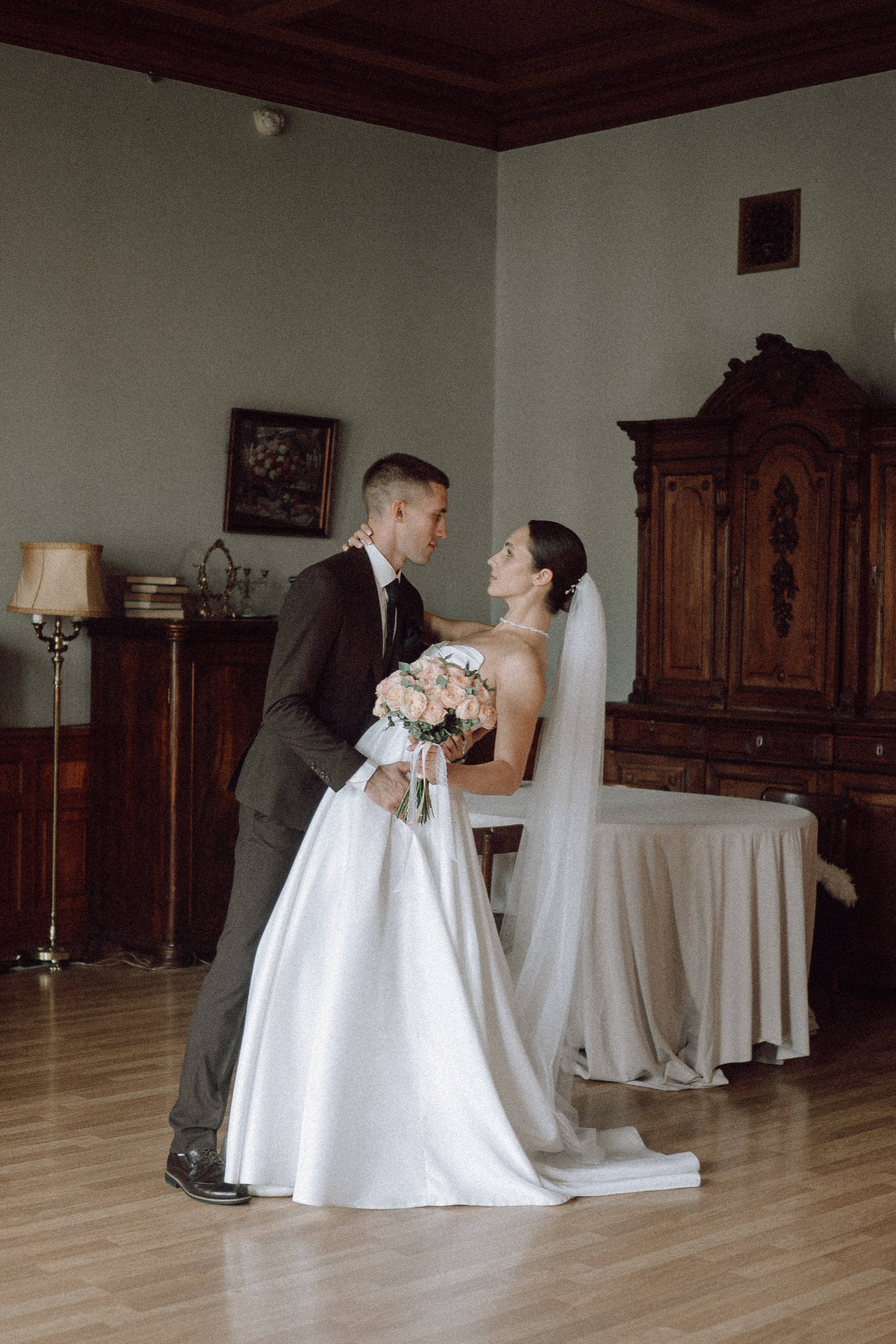 СВАДЕБНАЯ ПРОГУЛКА В САНТК-ПЕТЕРБУРГЕ (ИСАКИЕВСКИЙ СОБОР, ЗИМНЯЯ КАНАВКА, ЭРМИТАЖ И БОЛЬШАЯ МОРСКАЯ УЛИЦА). Профессиональный фотограф, Санкт-Петербург — Виктория Богомолова