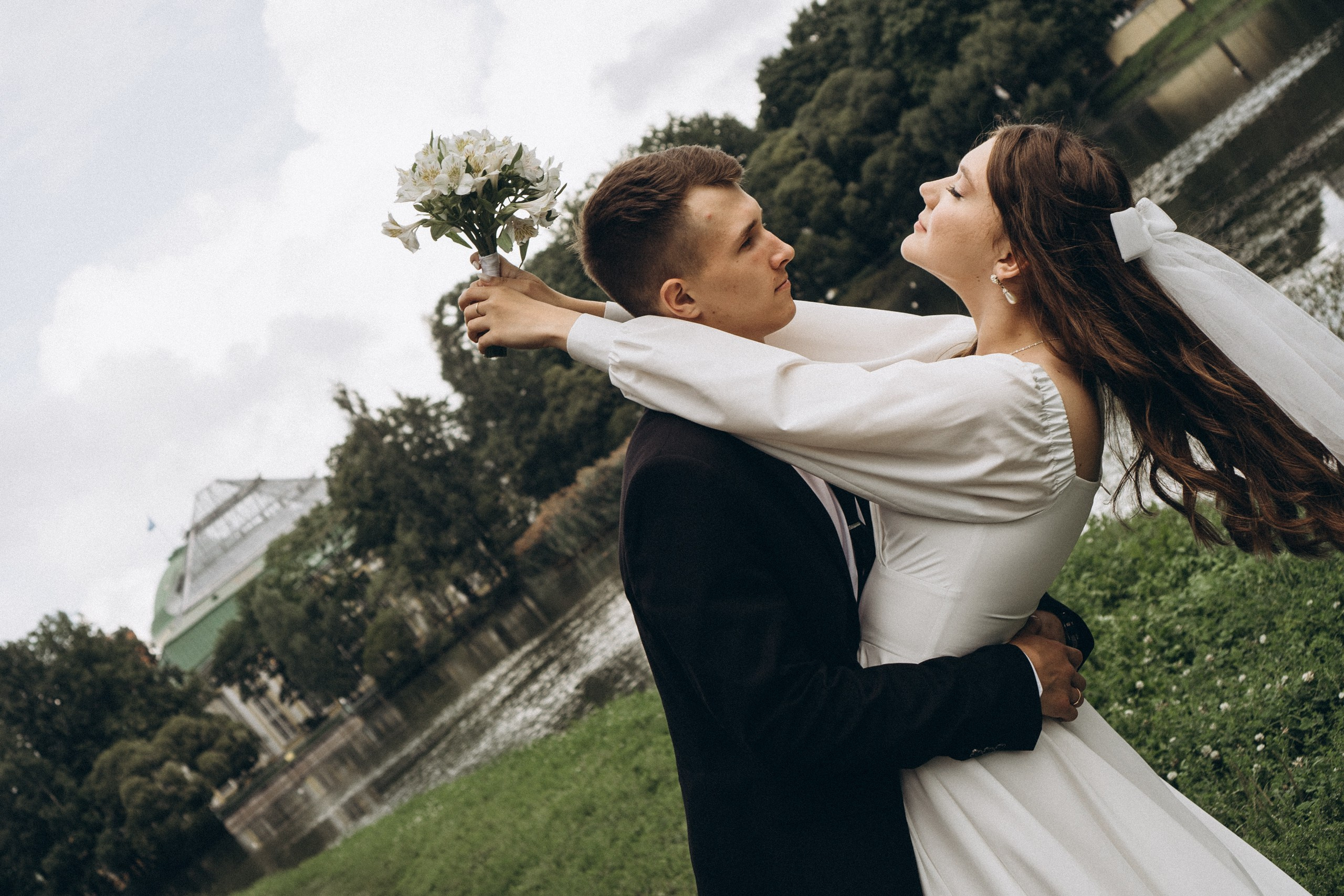 СВАДЕБНАЯ СЬЕМКА В ТАВРИЧЕСКОМ САДУ И ПРОГУЛКА ПО ЧЕРНЫШЕВСКОЙ. Профессиональный фотограф, Санкт-Петербург — Виктория Богомолова