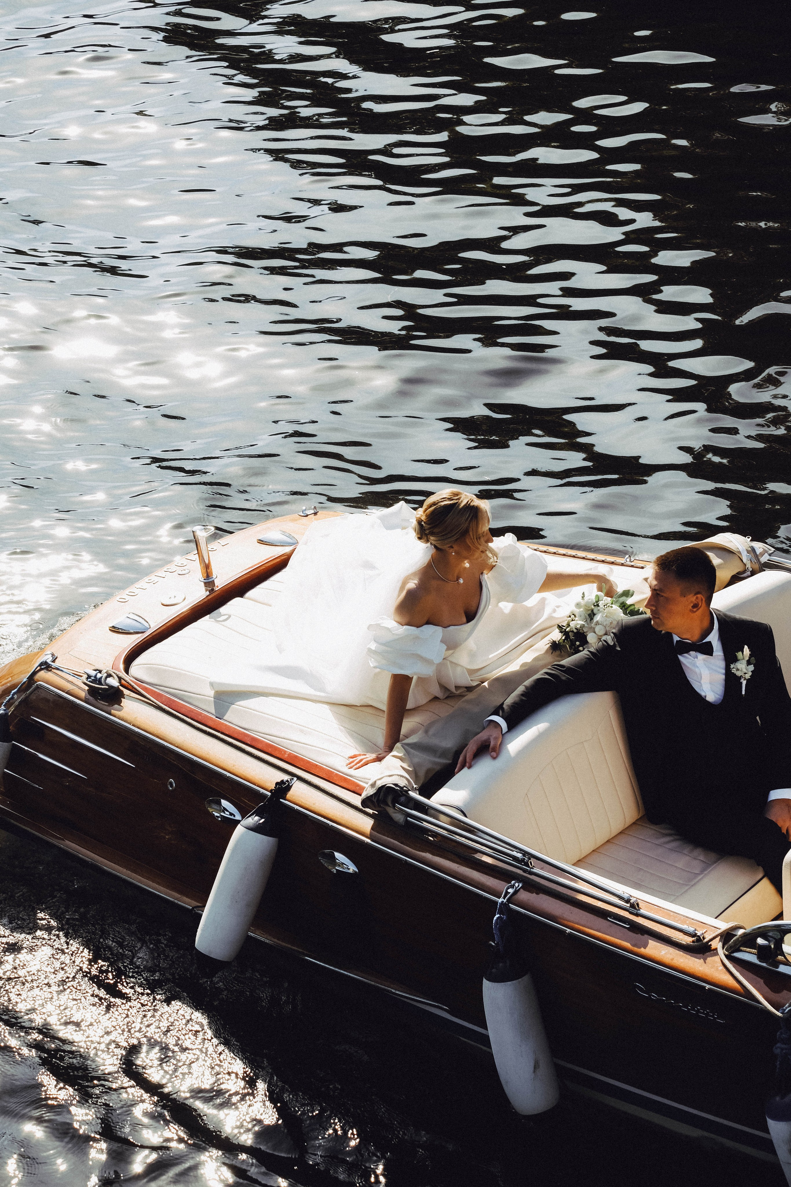 СВАДЕБГНАЯ ПРОГУЛКА ПО КАНАЛ САНКТ-ПЕТЕРБУРГА НА КАТЕРЕ. Профессиональный фотограф, Санкт-Петербург — Виктория Богомолова