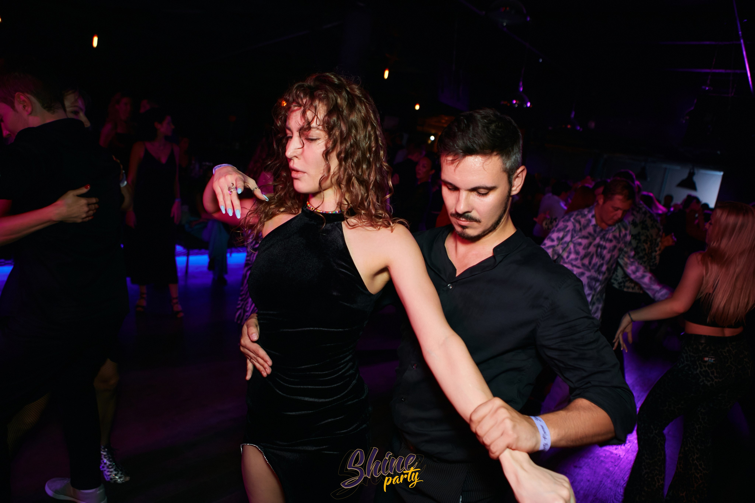 Shine party bachata. Свадебный фотограф