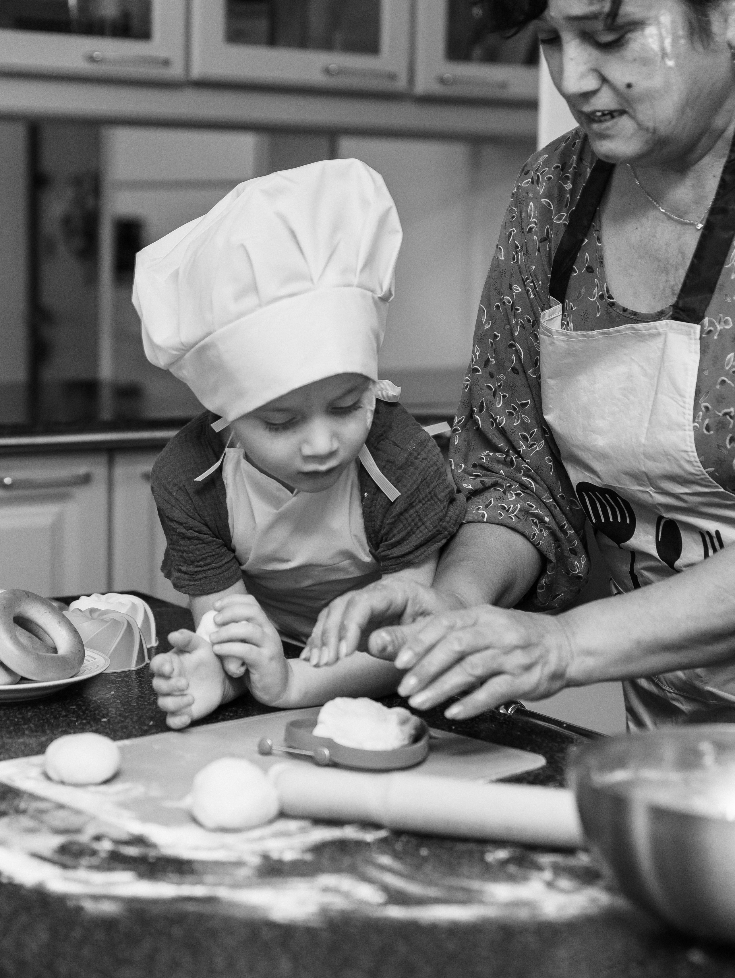 Бабушка и внуки пекут. Фотограф текстиля в Москве Ольга Иванова