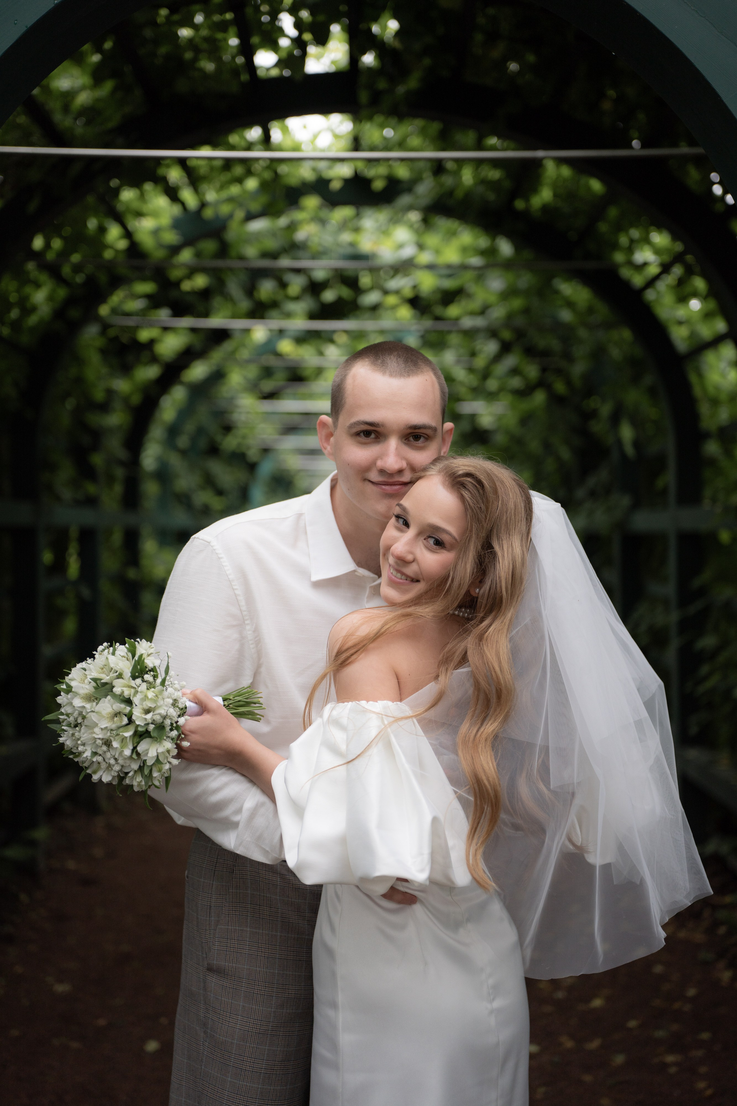 Свадебная фотосессия в Верхнем парке Петергофа.