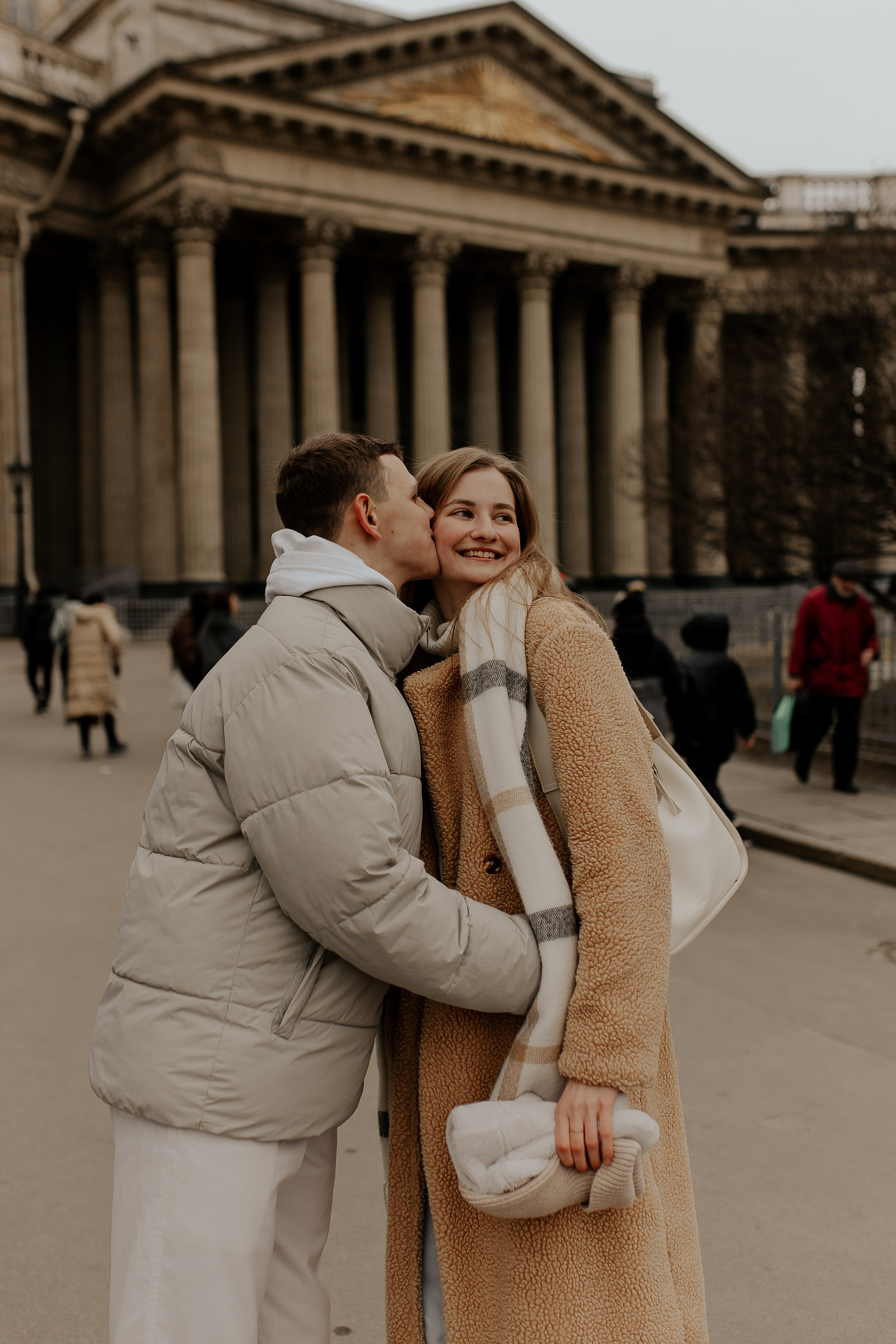 Лавстори у Казанского собора. Фотограф в Санкт-Петербурге Лиза Семченкова