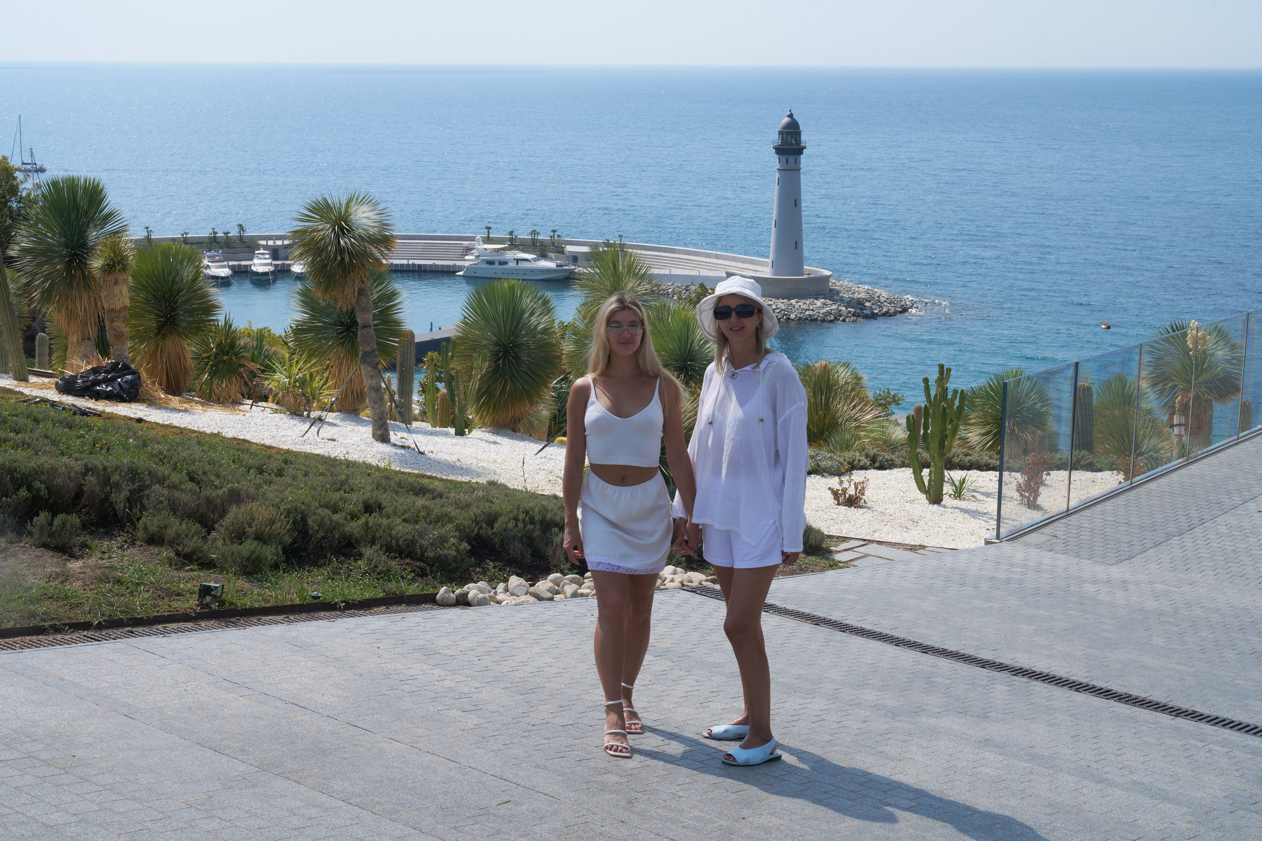 Семейная прогулка 4 человека. Свадебный фотограф Виктория Роса