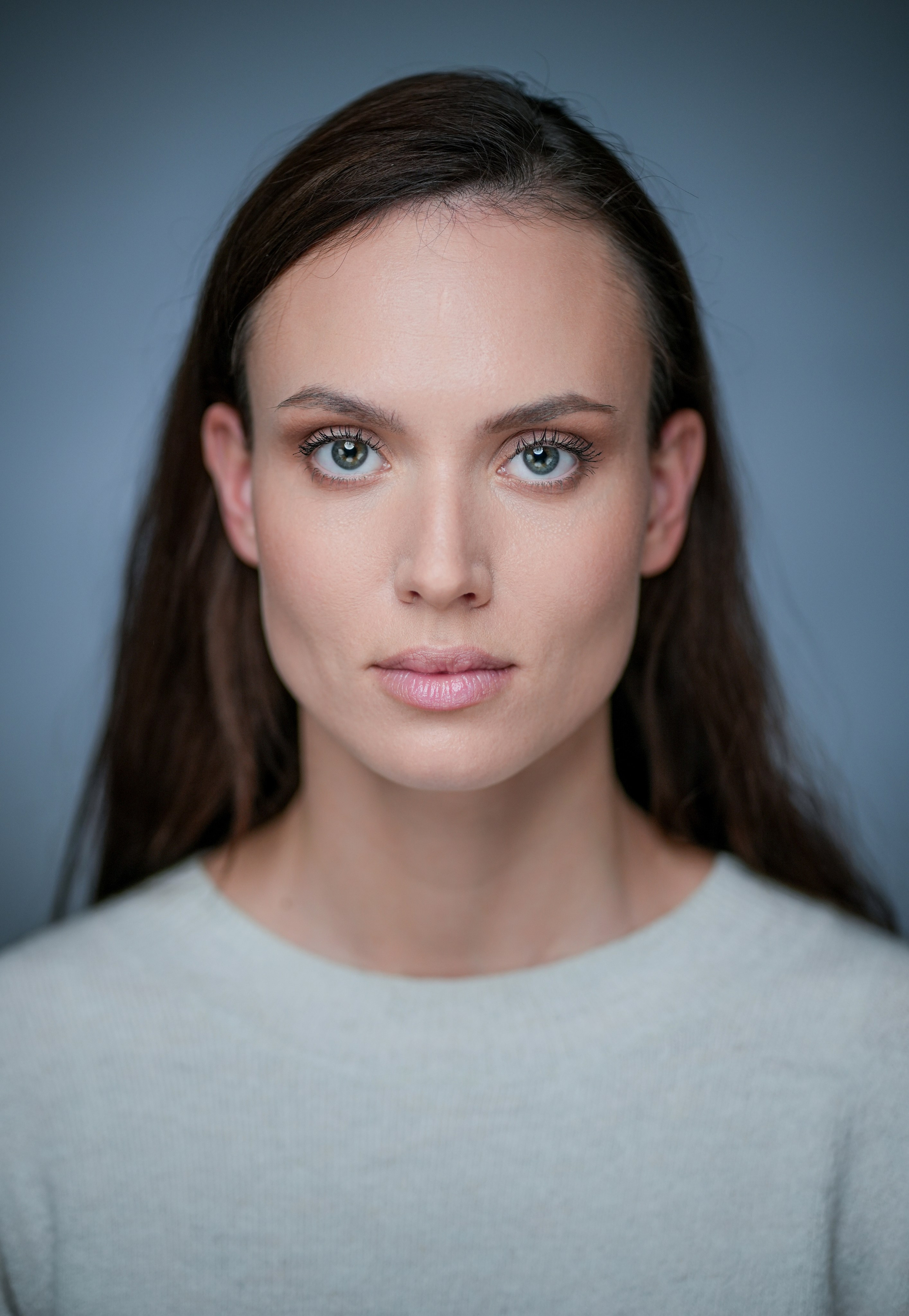 Актриса Саша Сапегина. Портретная съемка в Москве, студийный фотограф Игорь Фомин