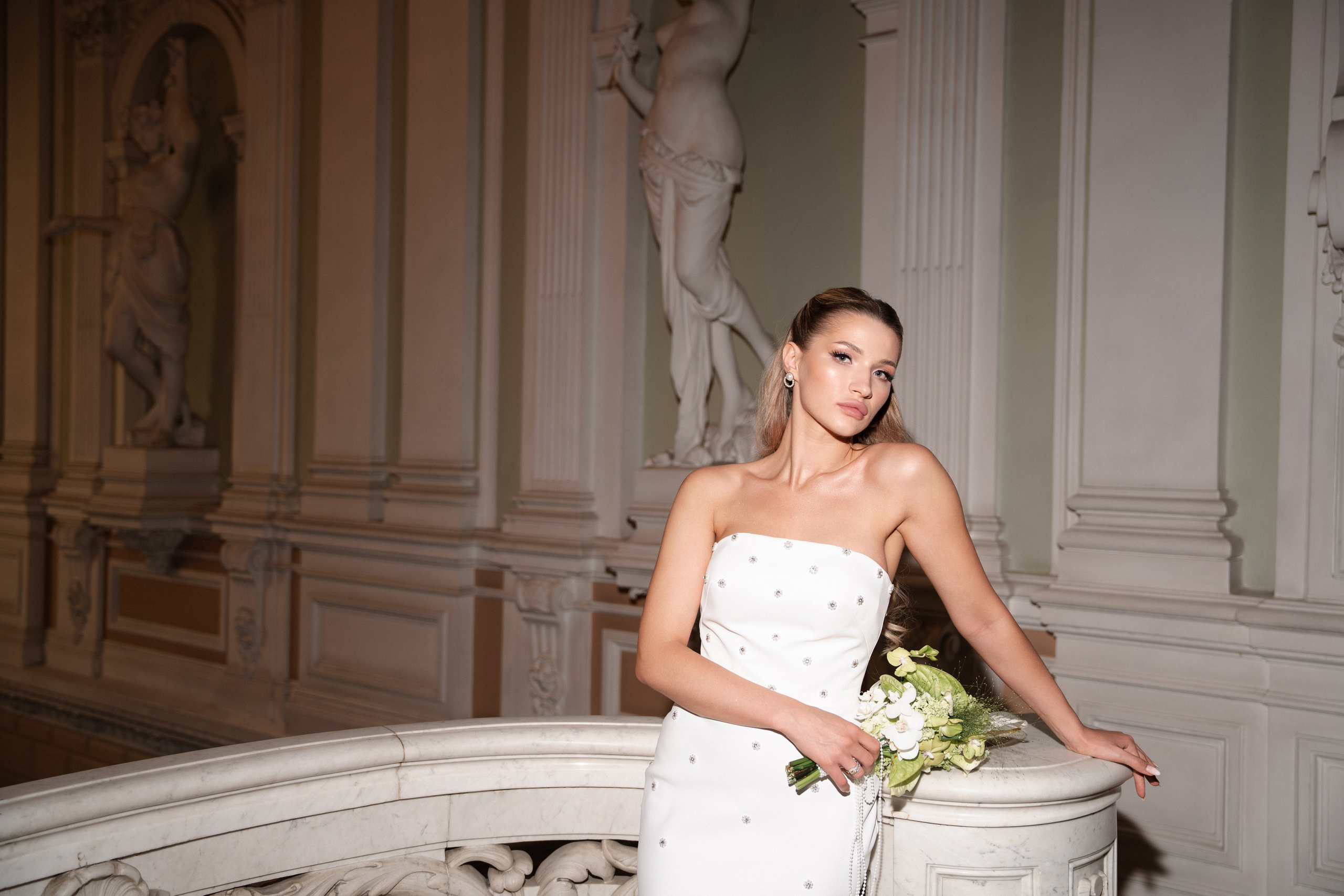 Виктория & Роман. Камерная городская свадьба в видовом ресторане в стиле современная классика. Свадебный фотограф организатор в Санкт-Петербурге Ассоль Опарина