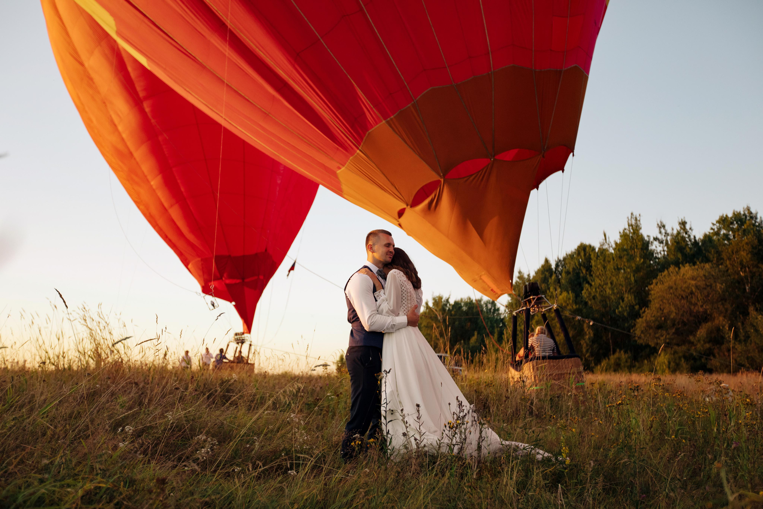 На большом воздушном шаре. Лиза Каражова