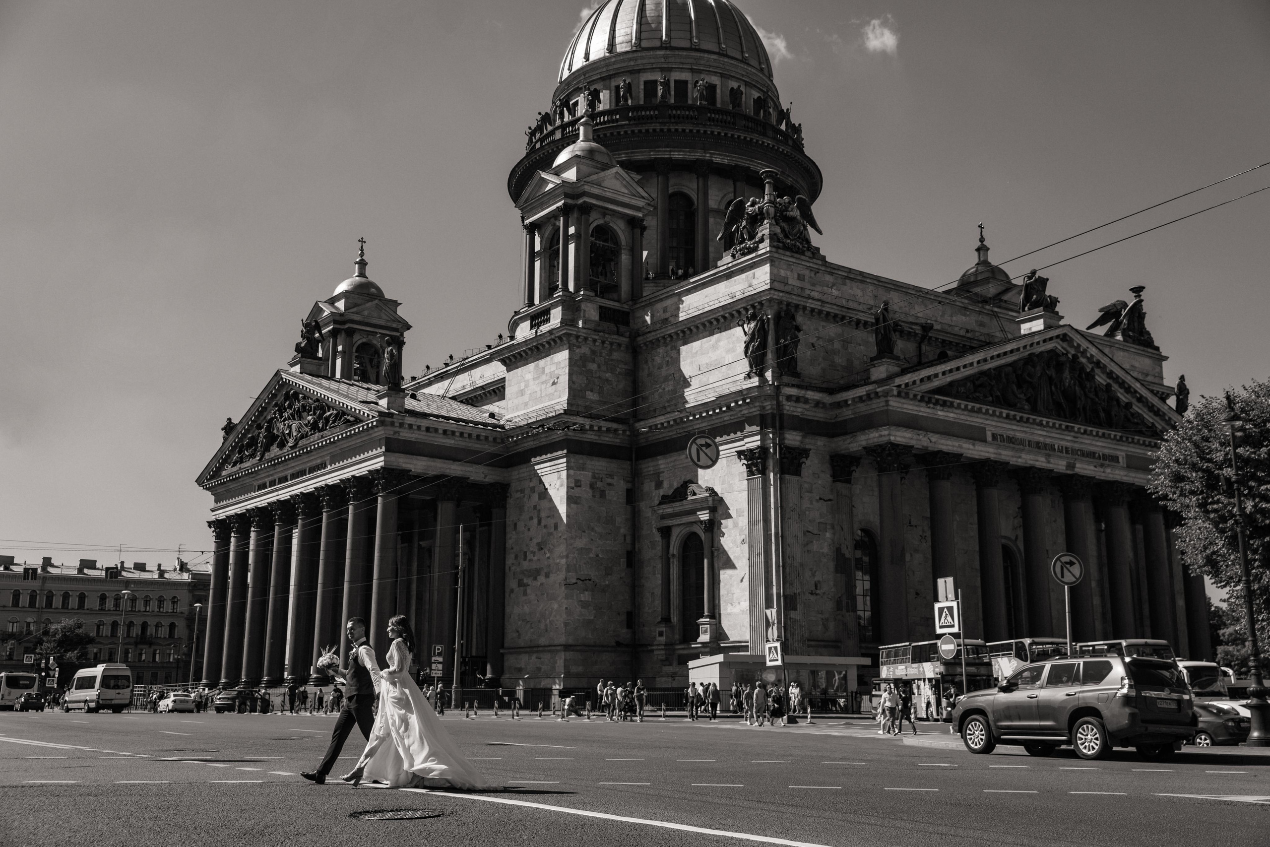 На большом воздушном шаре. Лиза Каражова