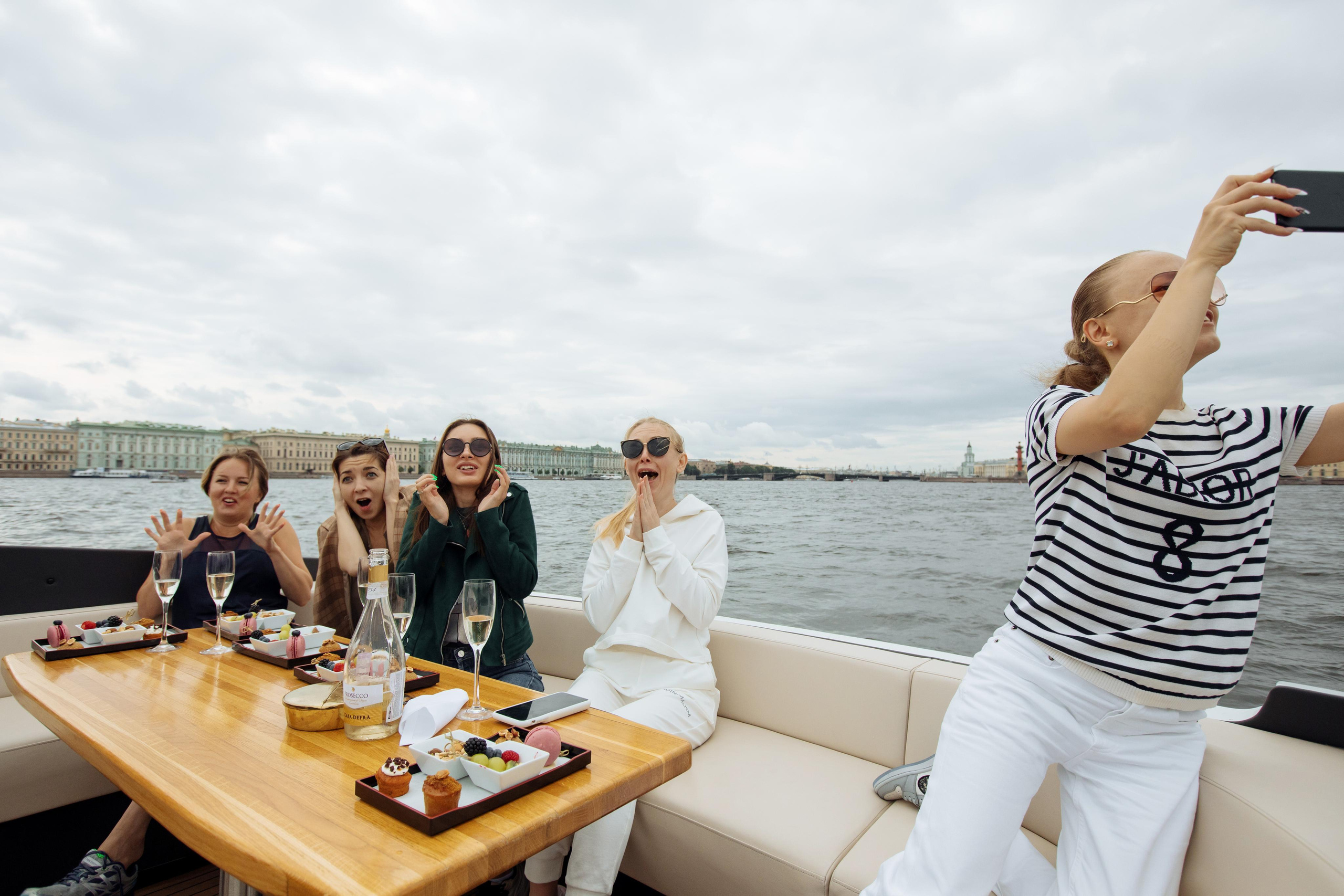 Горячий девичник. Лиза Каражова