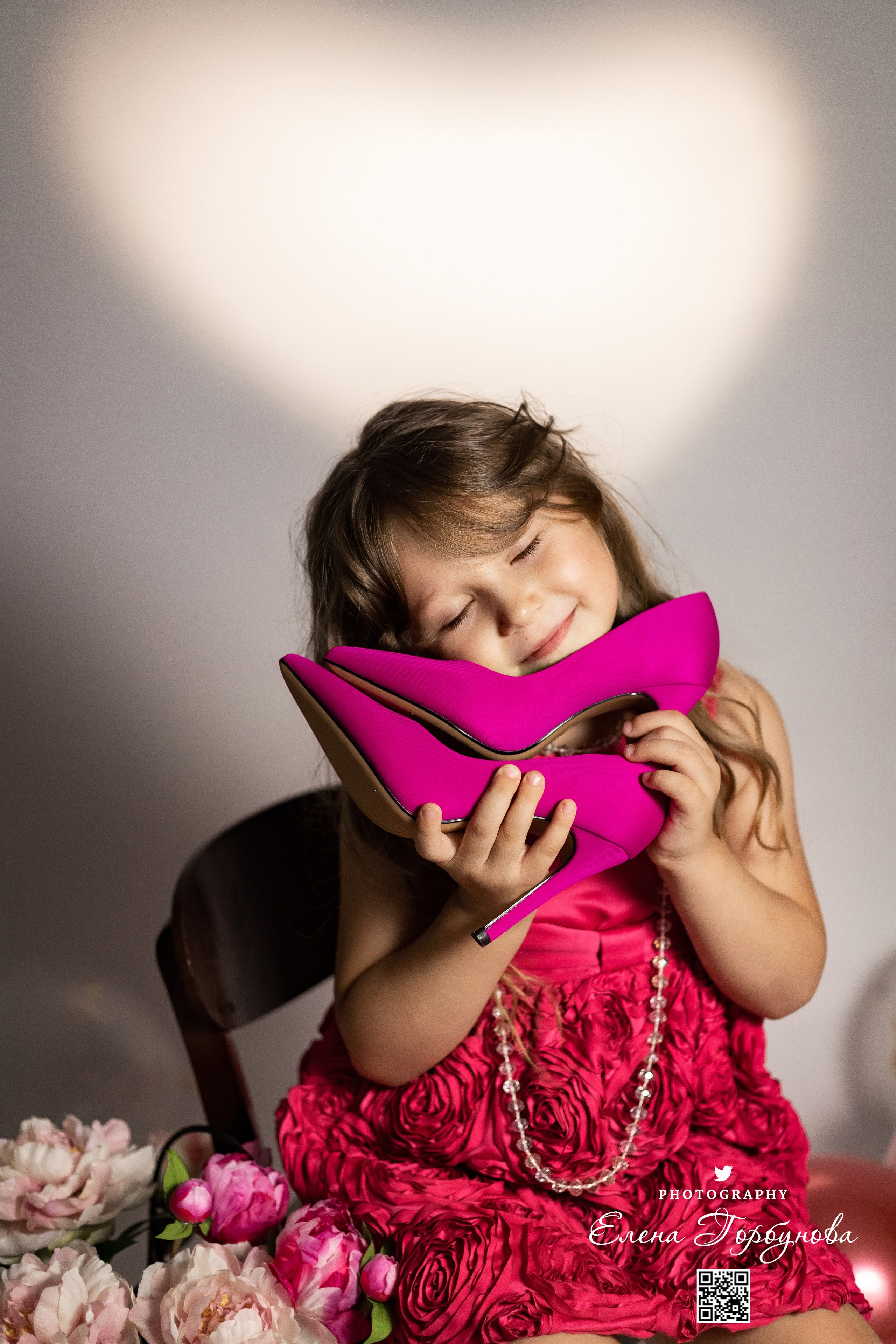 «Модница в розовом» В моей студии. Вероника и Александра. 2024. Фотограф Пермь. Свадьбы. Семья и дети, школа, д. сад. Фотокниги