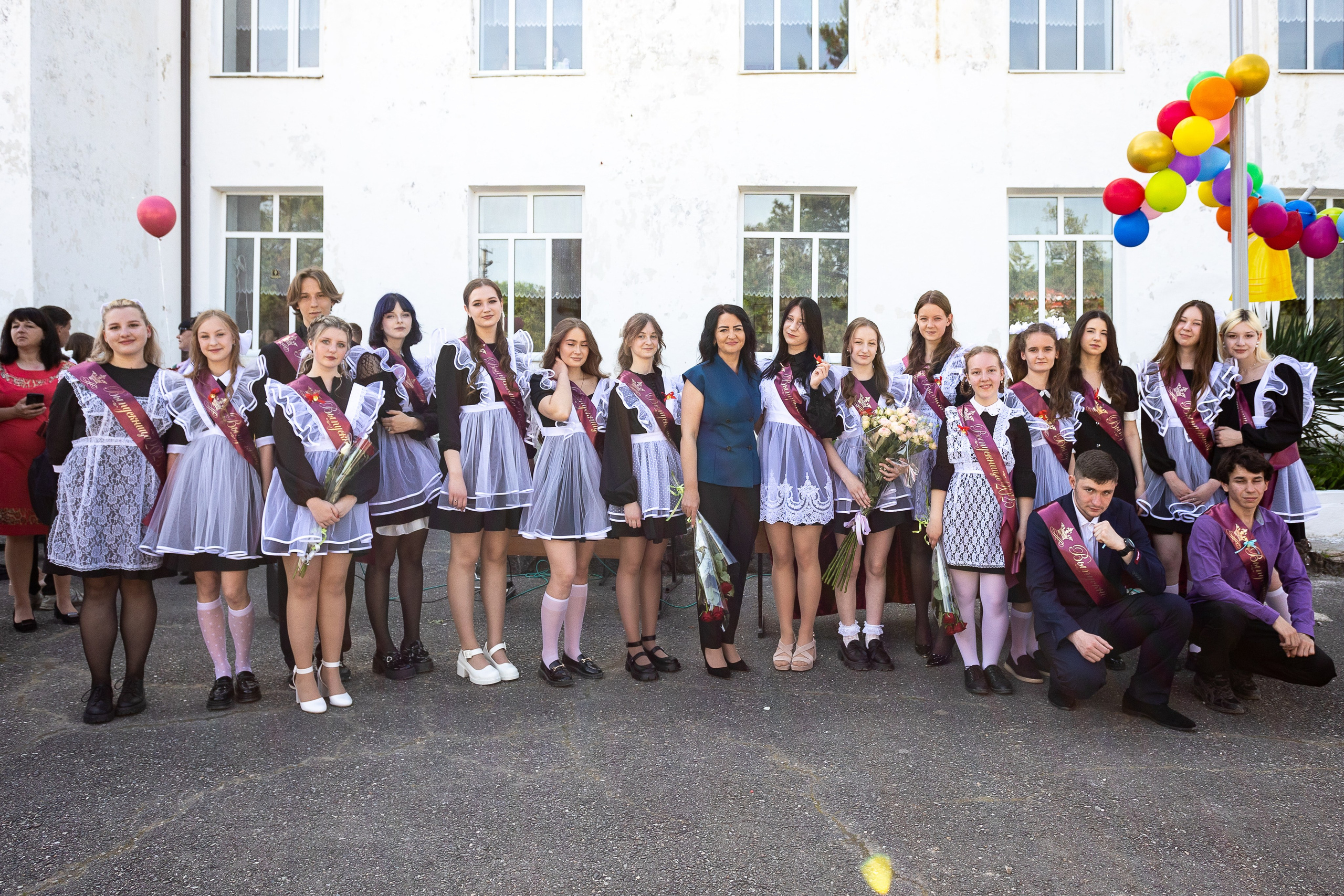 Последний звонок. Выпускные альбомы Майкоп, Краснодар Елена Золотарева