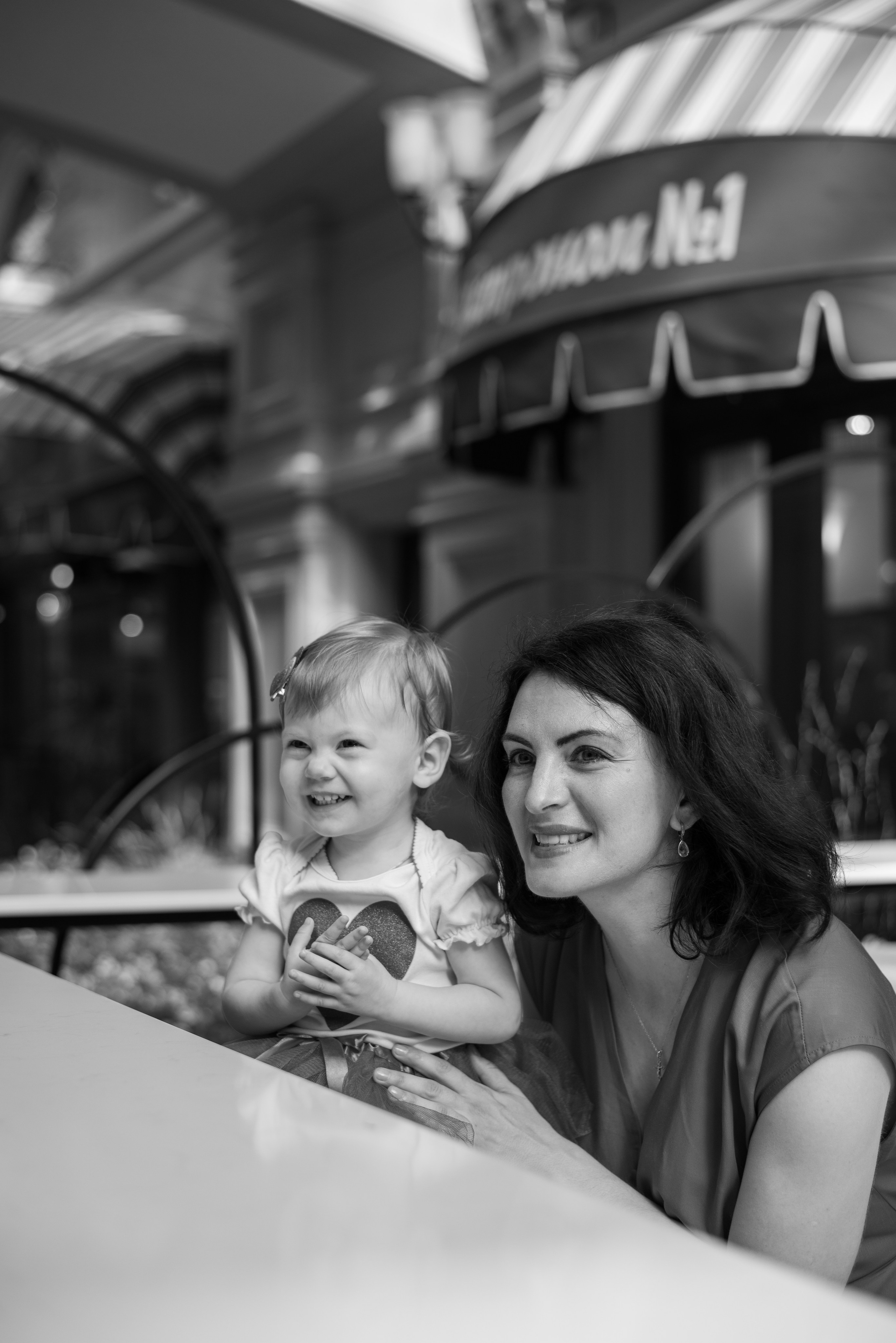 Одна семейная фотоистория в ГУМе. Фотограф • Фототерапевт г. Москва