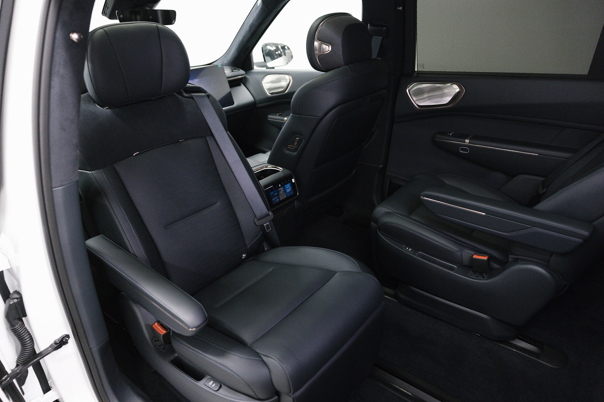 Lynk & Co 900 Ultra 2,0hyb 4WD AT (734 л. с.). Автосалон «Х-Авто»