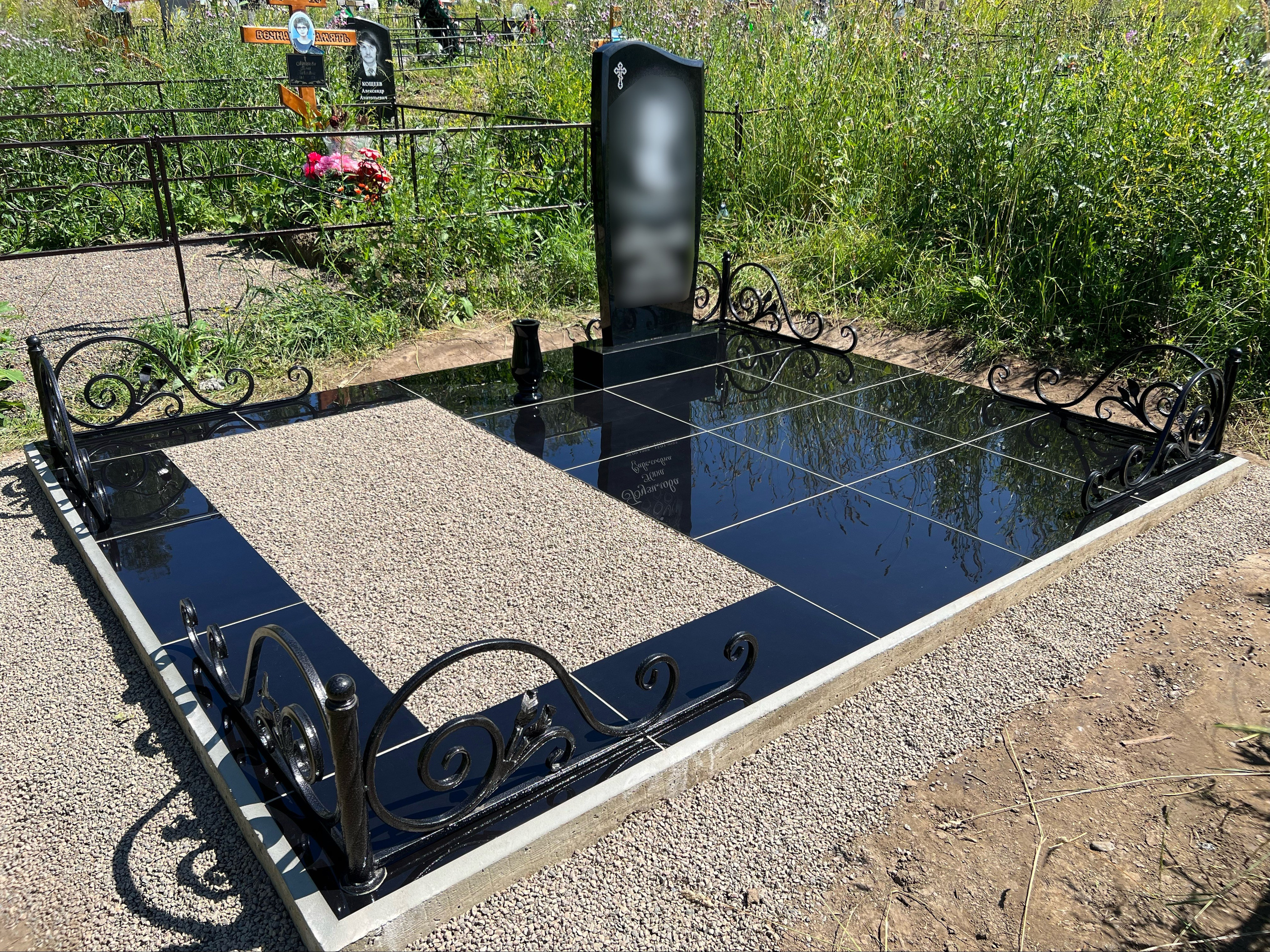 Благоустройство (наши работы). ГРАНИТ26 Ритуальные услуги Железногорск. Благоустройство могил, продажа памятников