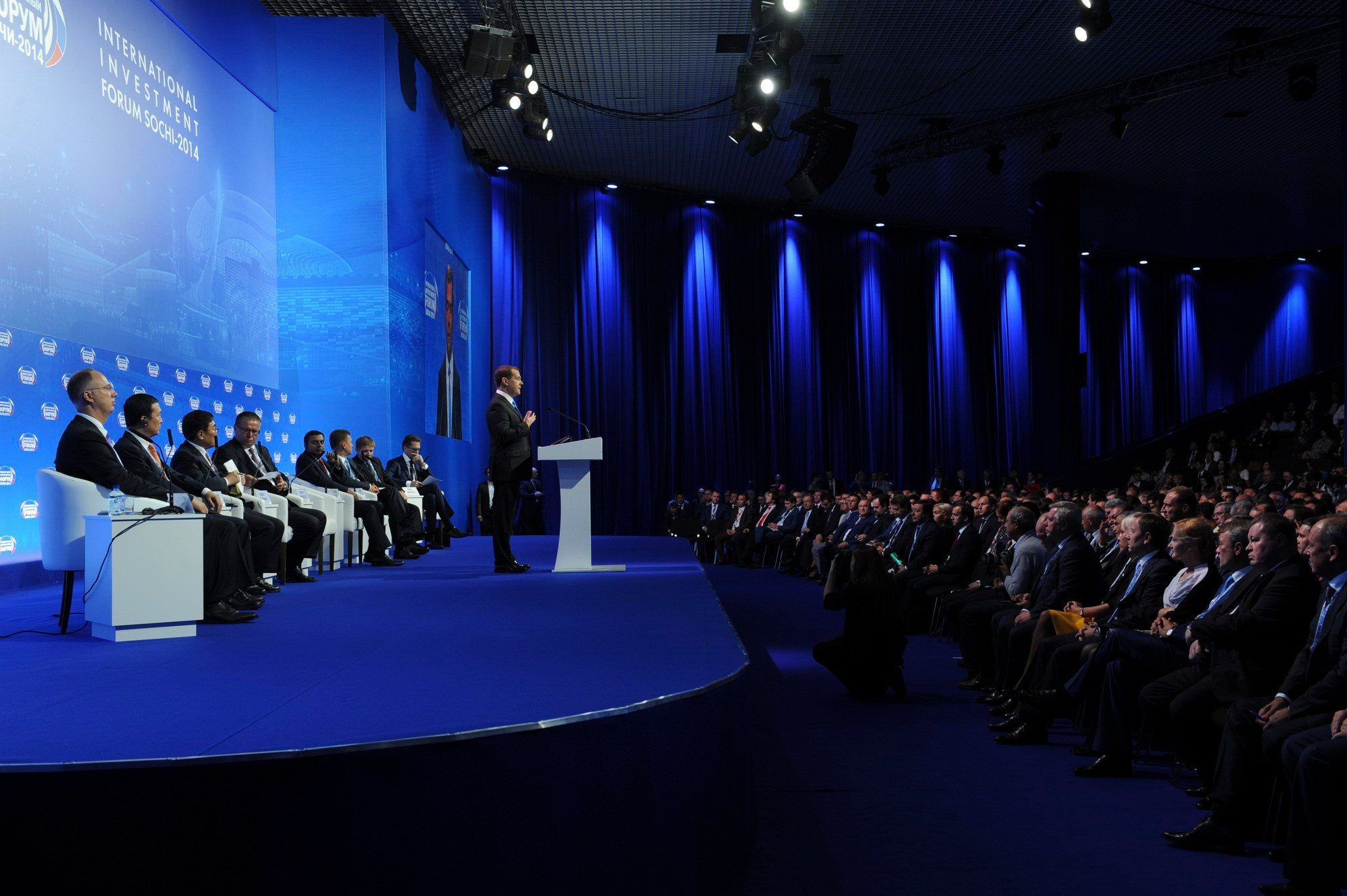 Светский репортаж и культура. Профессиональный фотограф в Санкт-Петербурге Сергей Вдовин