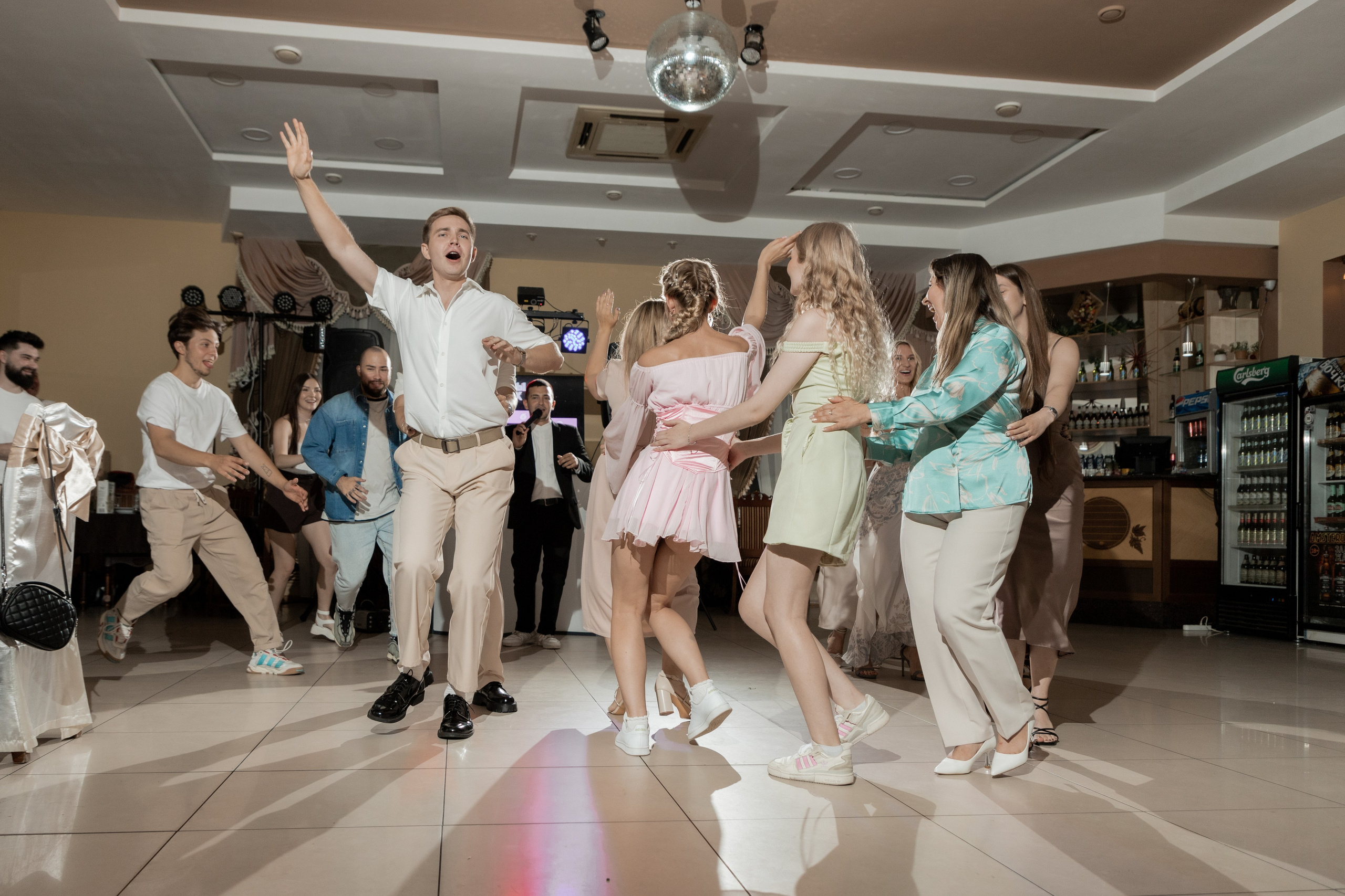 Роман и Александра (банкет). Свадебный фотограф Ангелина Сунгатулина | Саратов | Балаково | Вольск