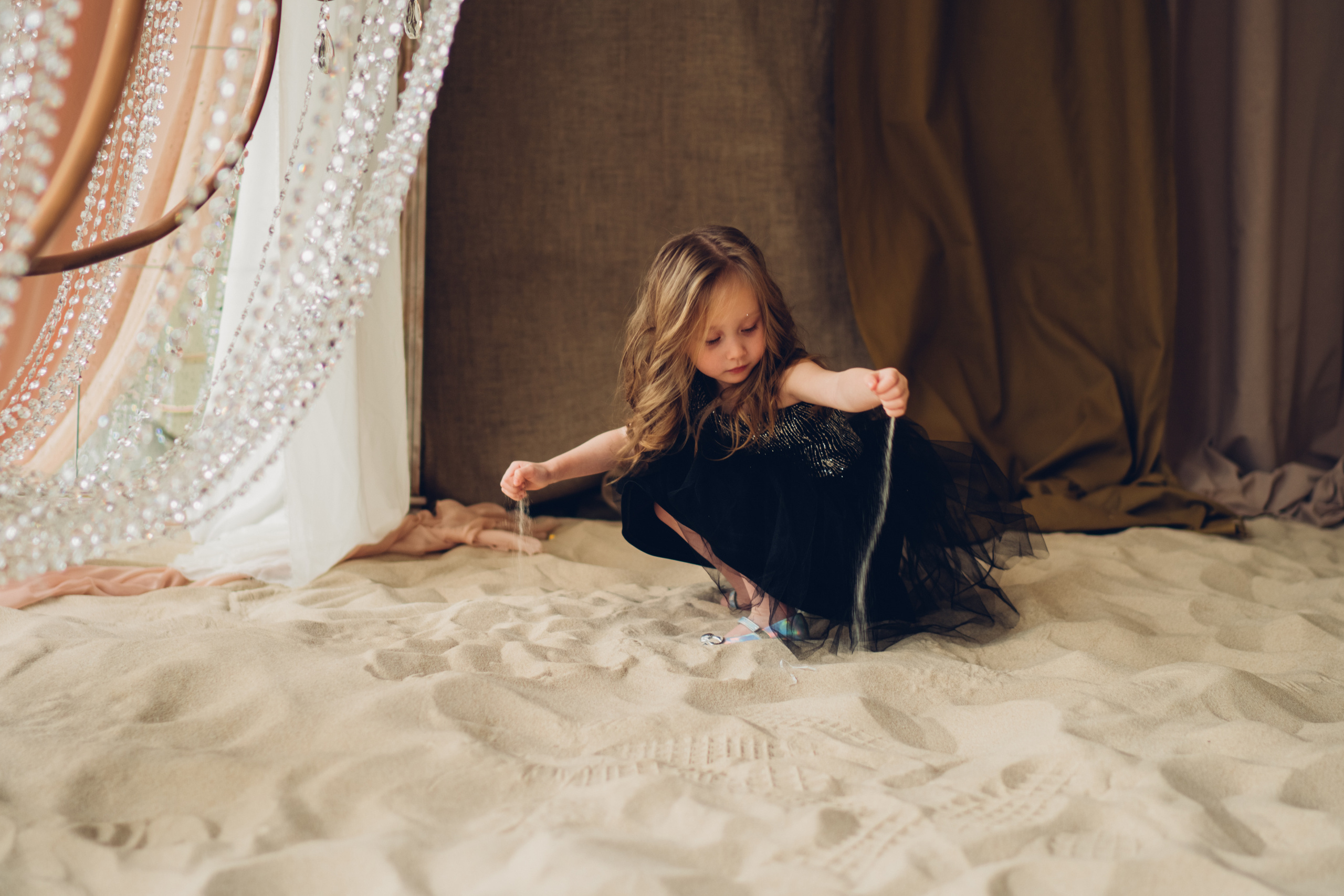 Семейные / детские истории. Студийная съемка детского дня рождения. Профессиональный детский и семейный фотограф в Москве Диля Грошева