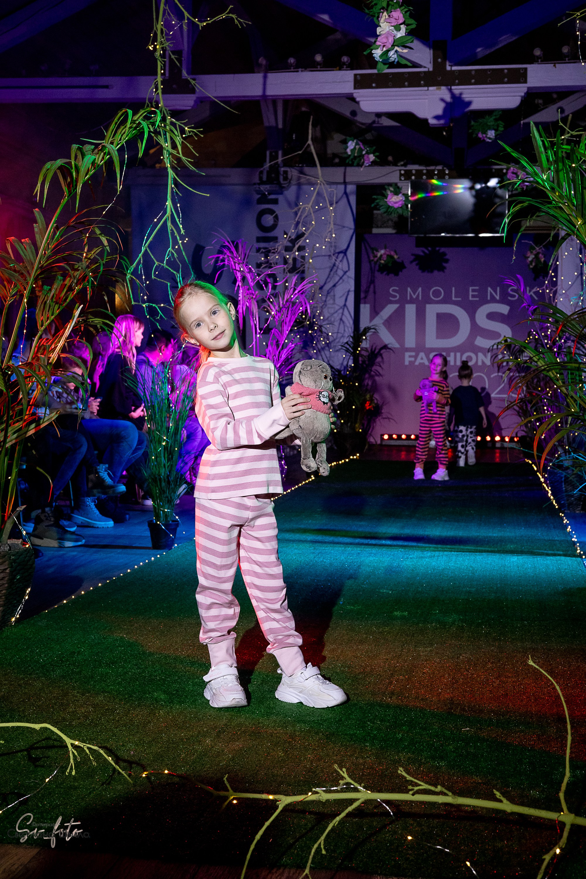 Smolensk Fashion Week_показы_ДЕНЬ 3_ФИНАЛ_Алиса в стране чудес. Главная