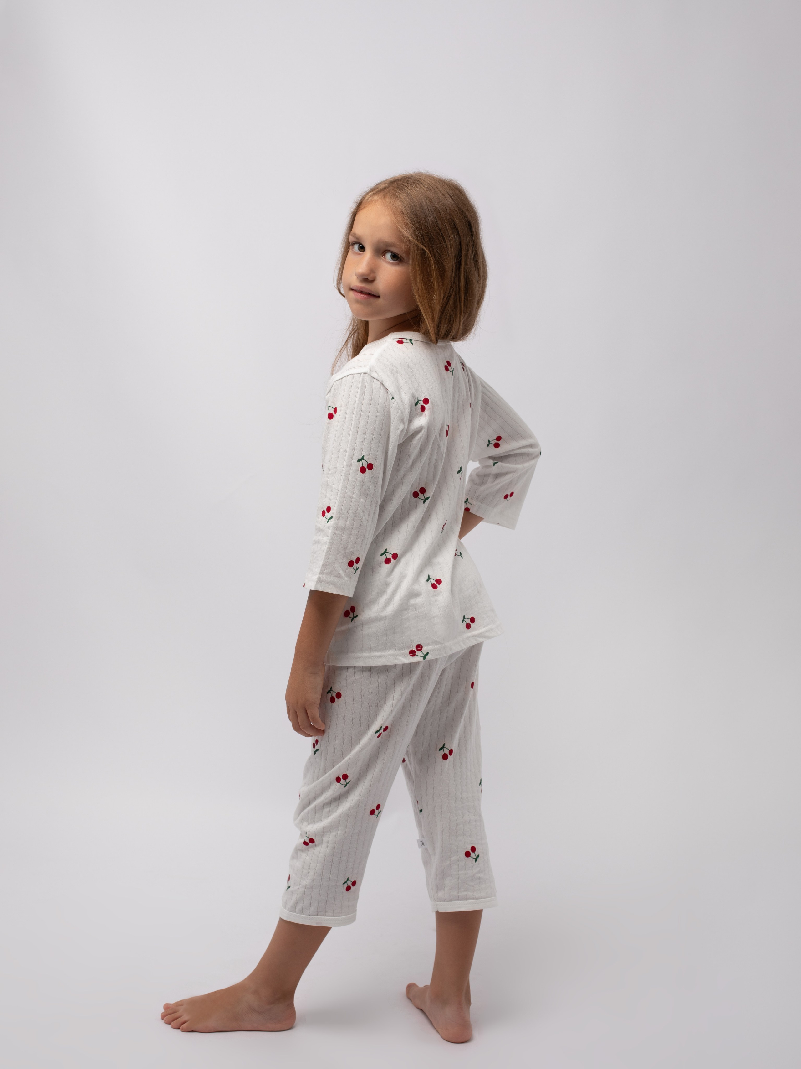 Пижама для девочек. Фотостудия предметной и модельной съёмки для маркетплейсов