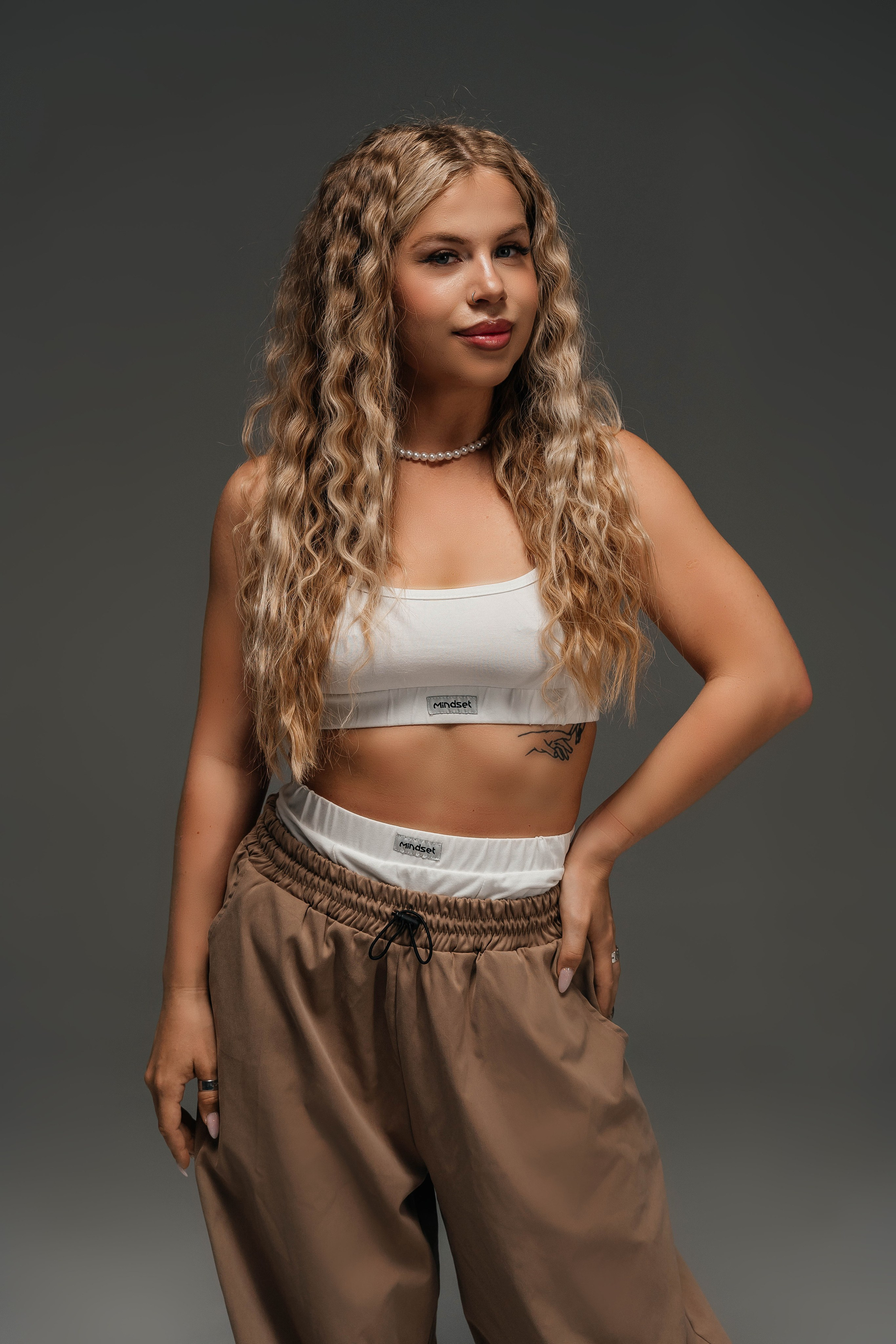 Студийный минимализм. Виктория Алпеева — фотограф по любви