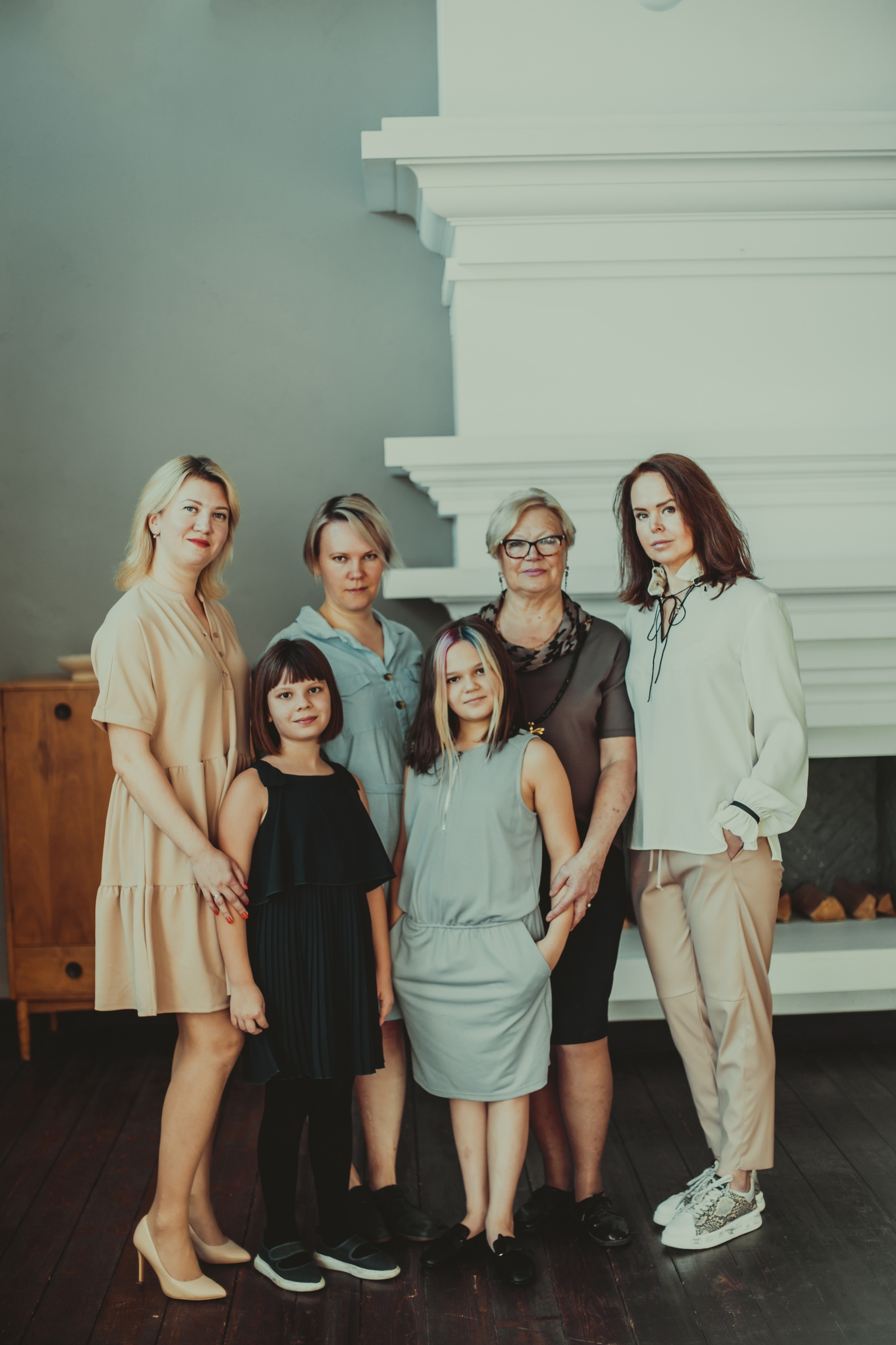 Фотосессия большой семьи в студии Studio 212 и Ботаническом саду. Детский, свадебный и семейный фотограф Юлия Курбатова, Санкт-Петербург