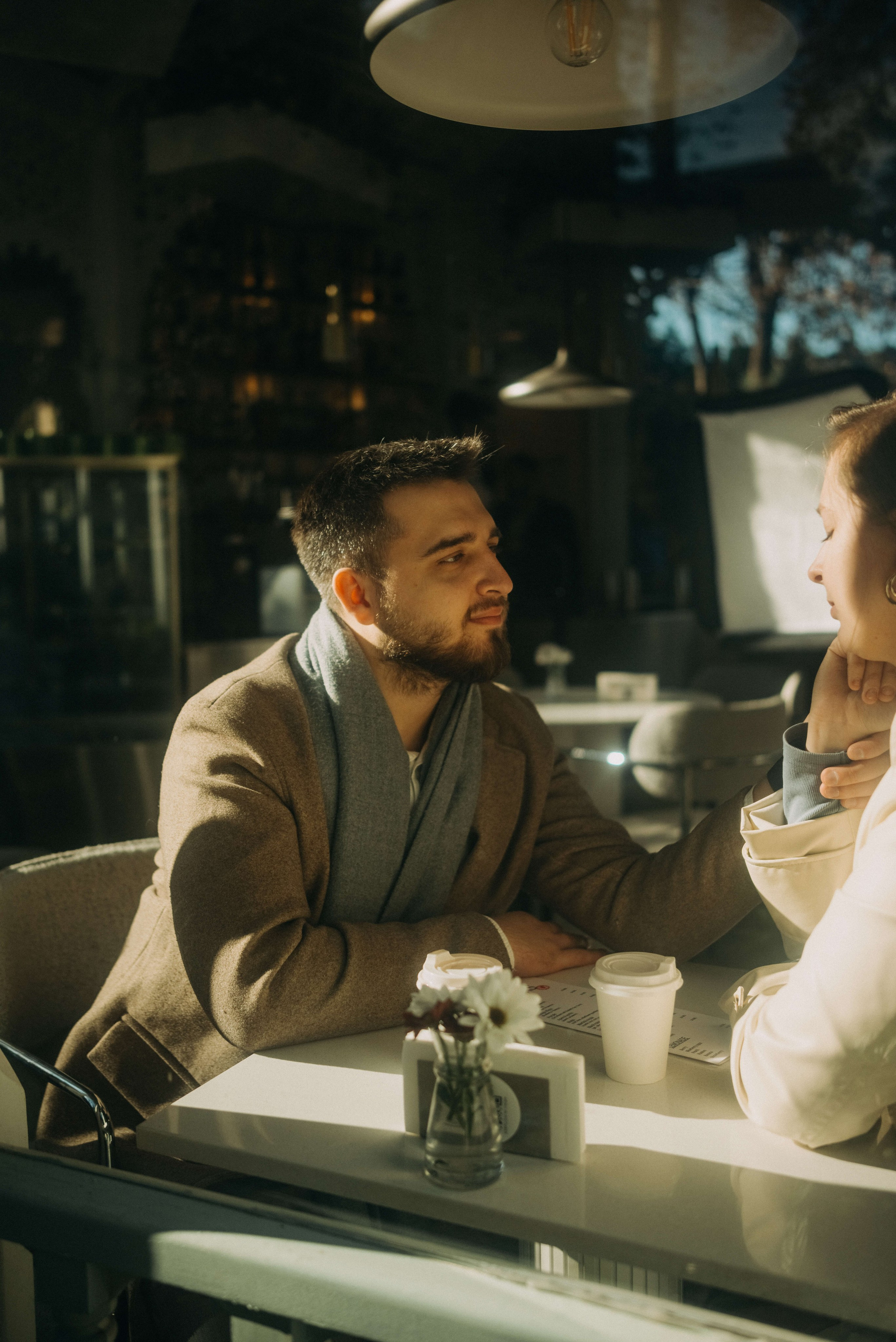 Парная фотосессия в старом городе. Портретный и свадебный фотограф в Тбилиси • xeniqo