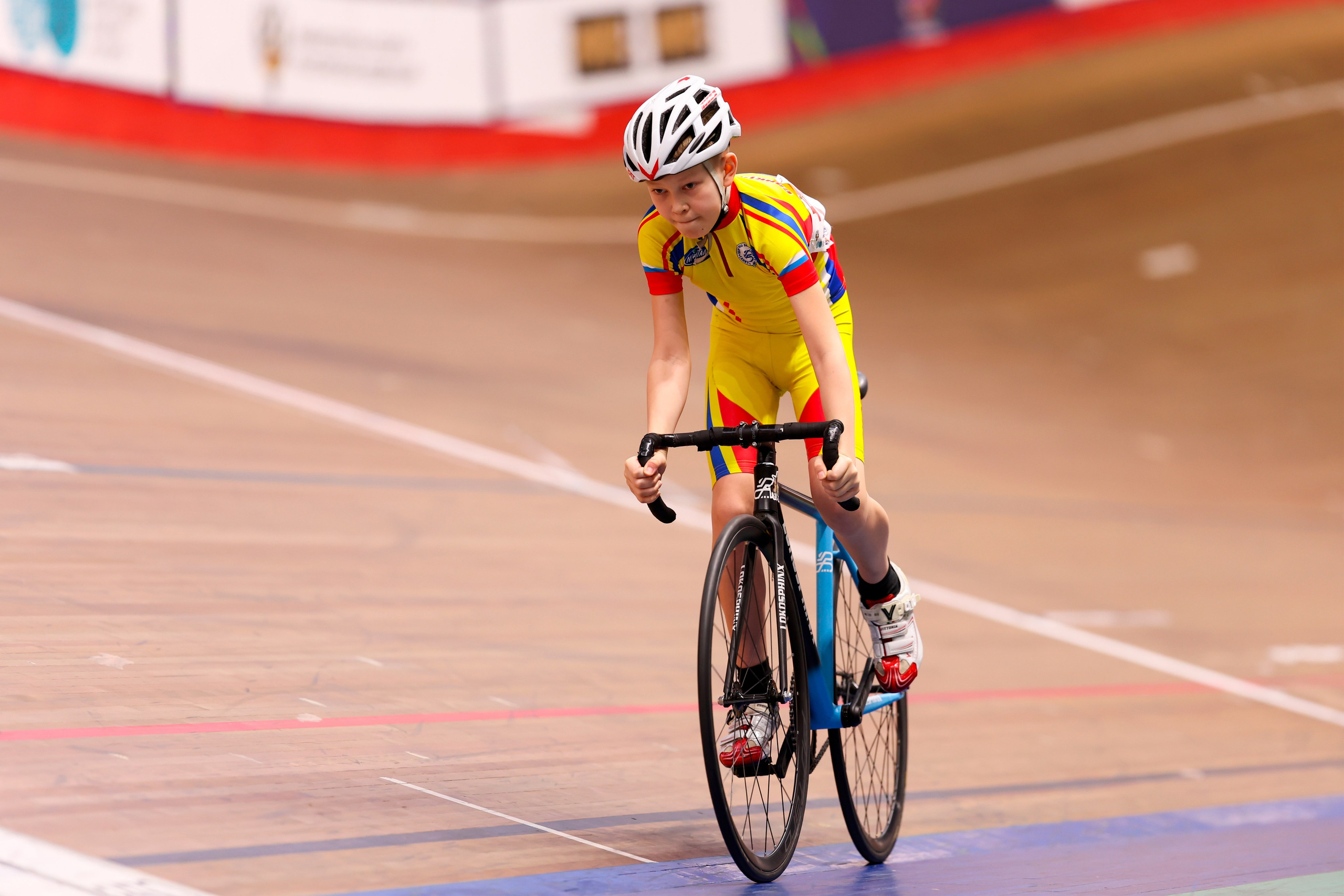 Пятый этап Региональных соревнований по велоспорту на треке (Гит, Скретч) 15.03.2025. Спортивный и репортажный фотограф Антон Тереханов