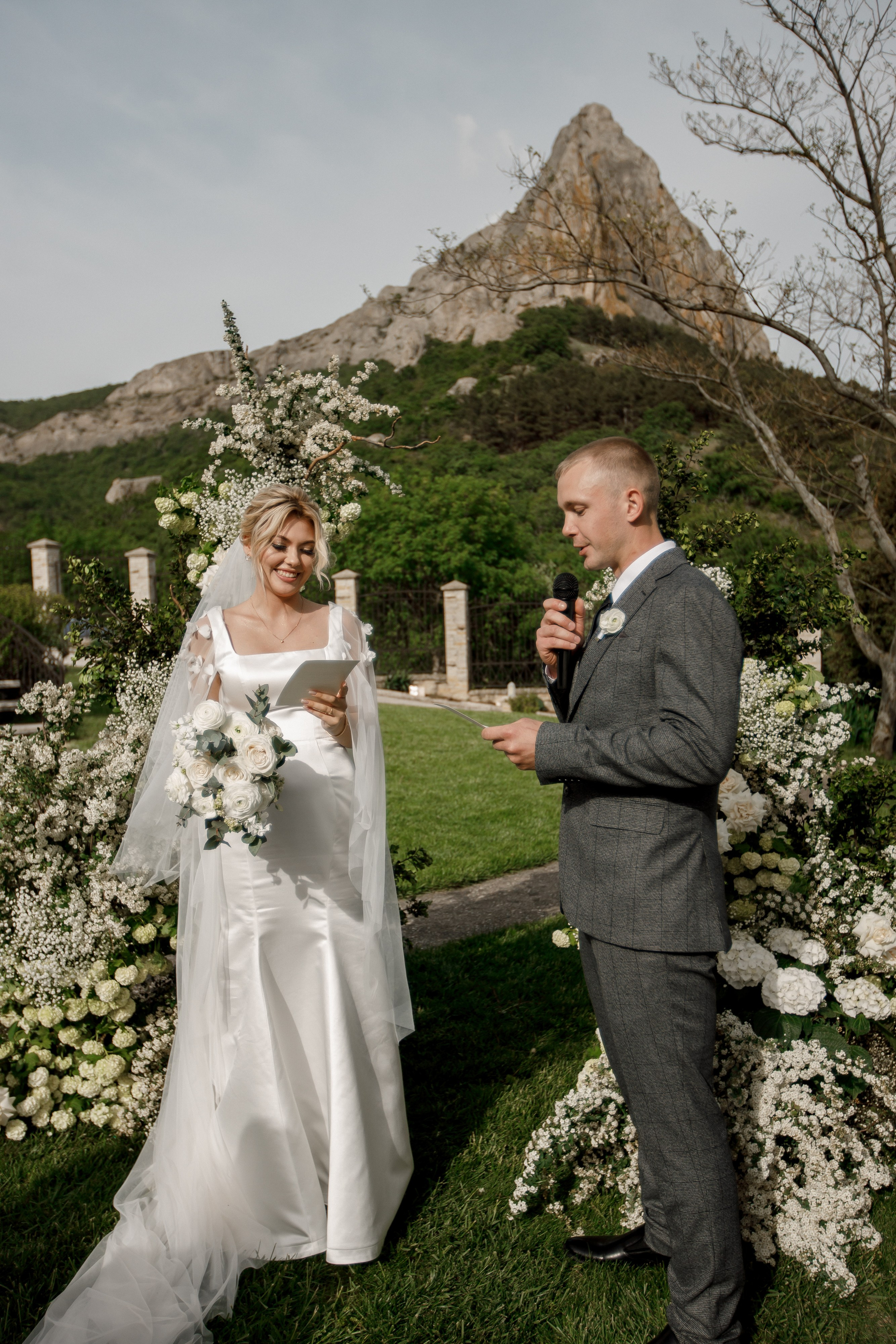 Денис и Алина. Белый замок. Фотограф Анна Лейман. Севастополь
