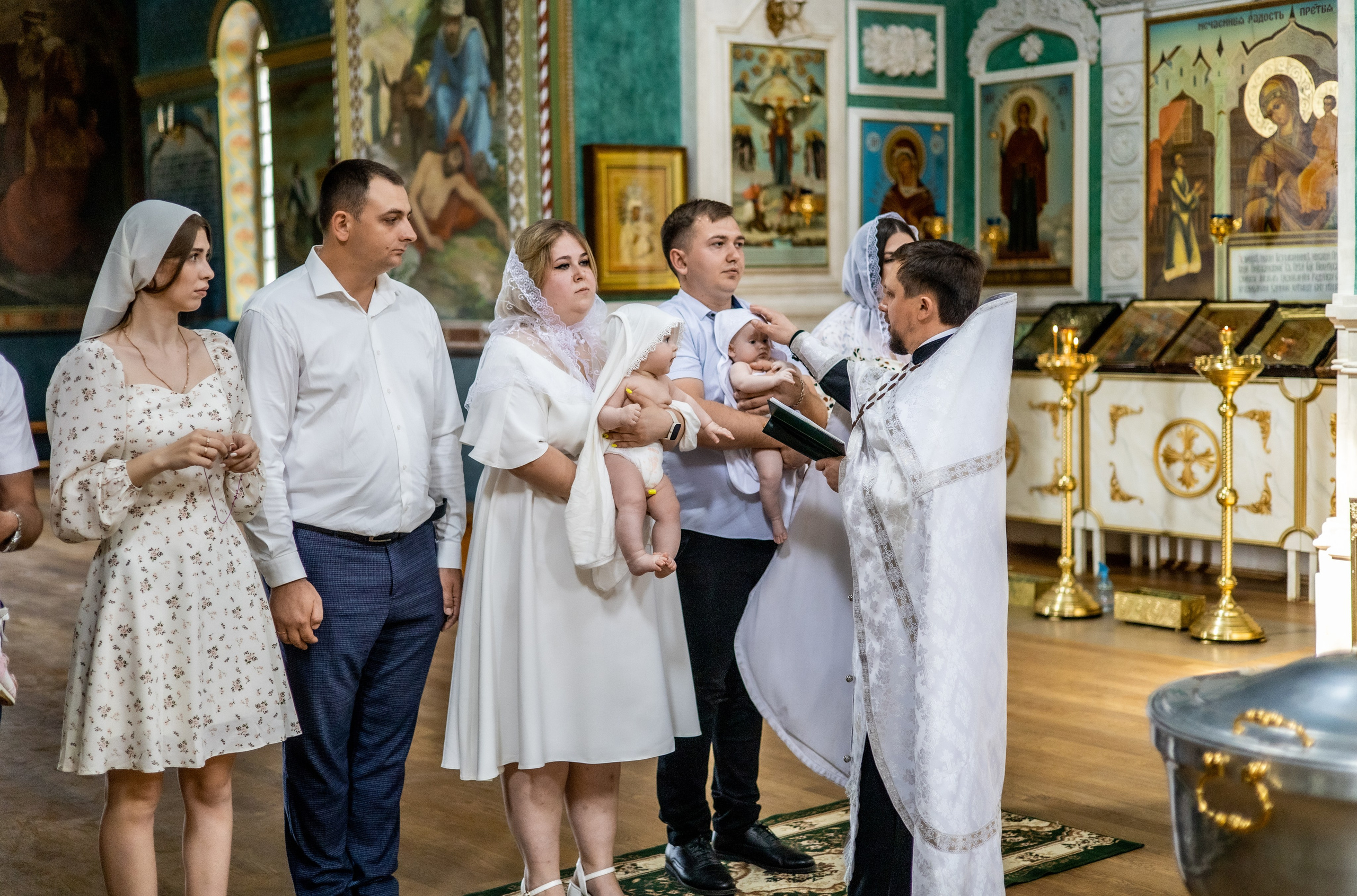 Крещение Ульяны и Вероники. Фотограф Надежда Лукьянова