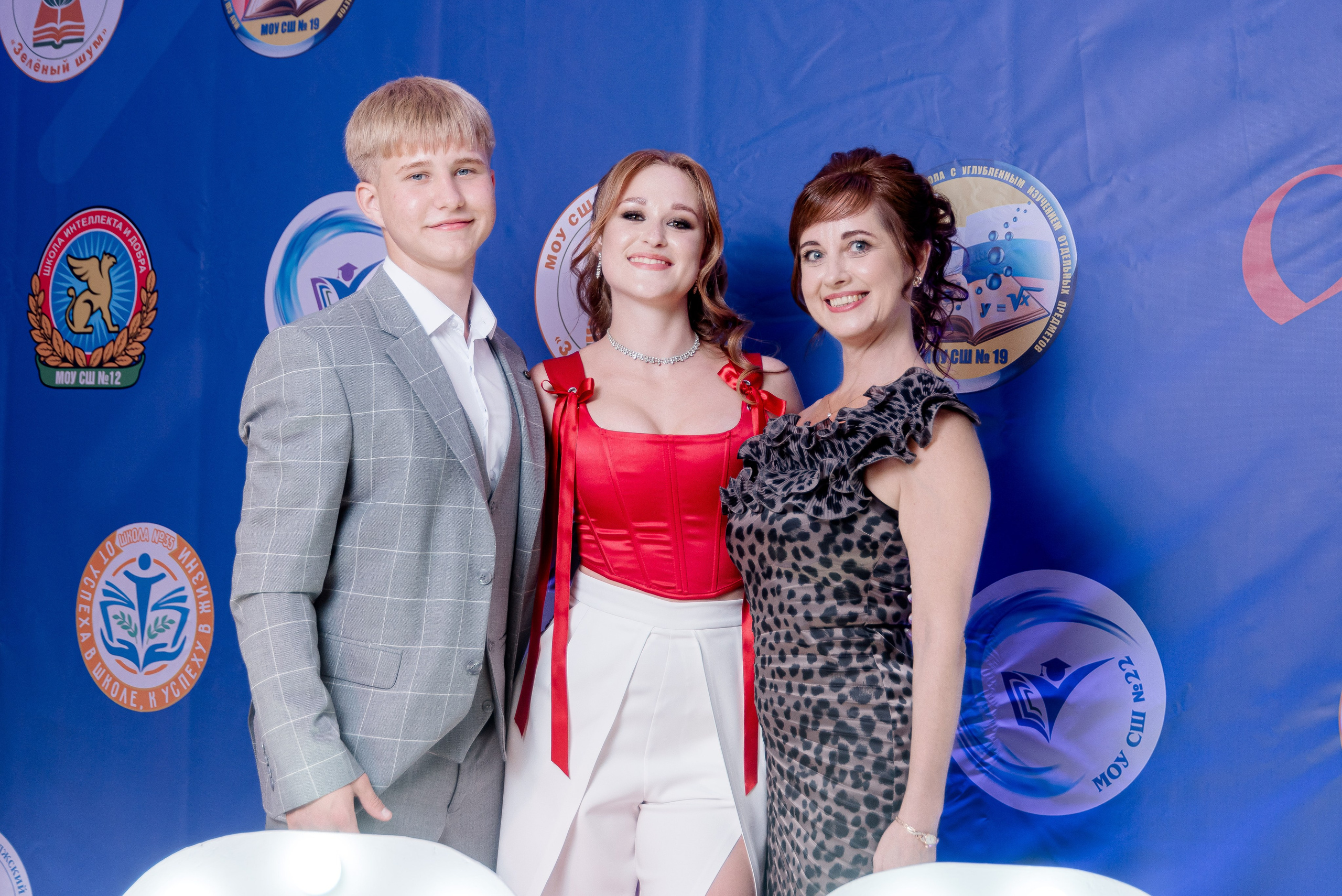 30 Школа. Волжский. Вручение ДК Юбилейный. Фотограф в Волгограде и Волжском Александр Горбань