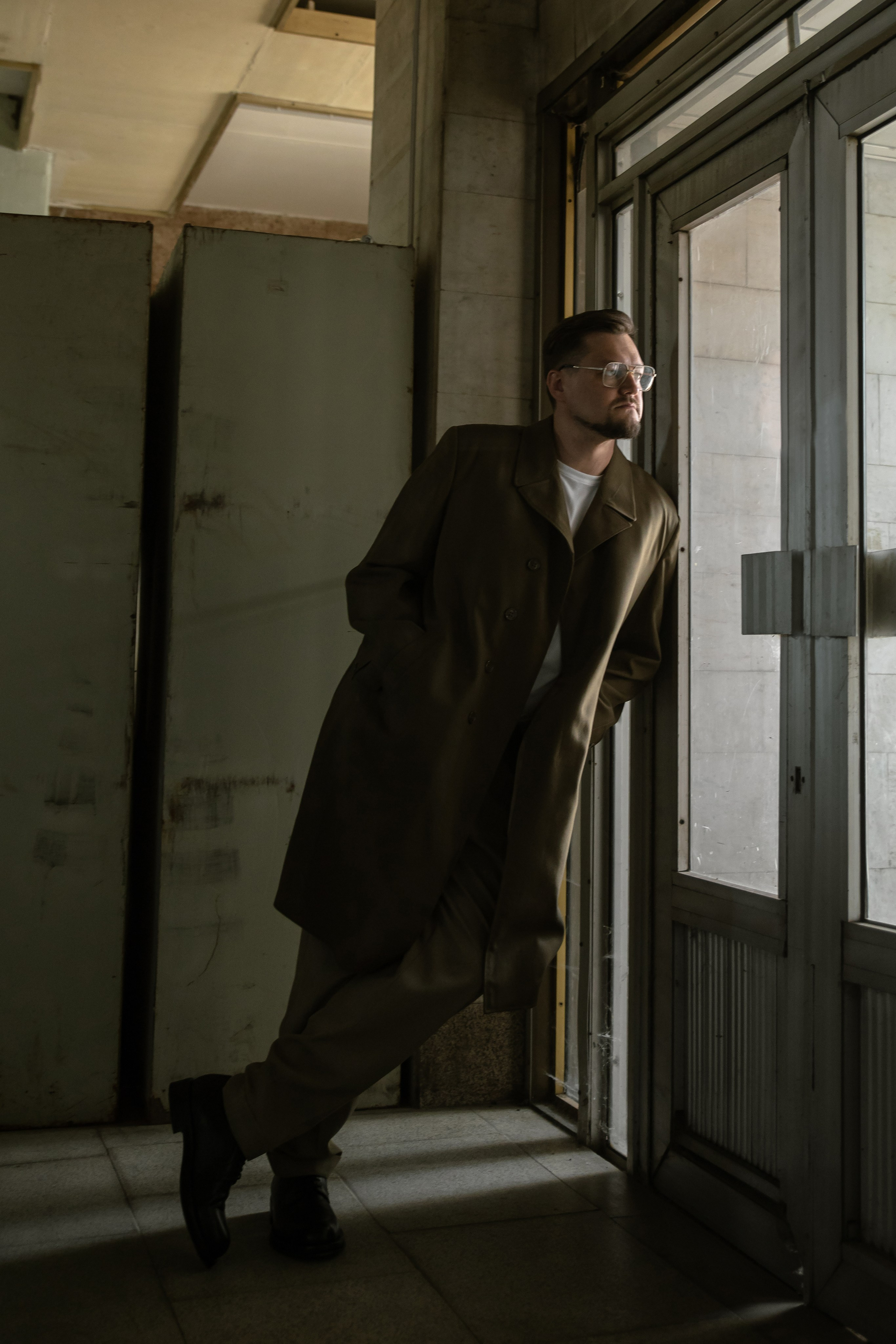 Андрей. Сьёмка в стиле ссср на вокзале. Фотограф Набережные Челны Казань