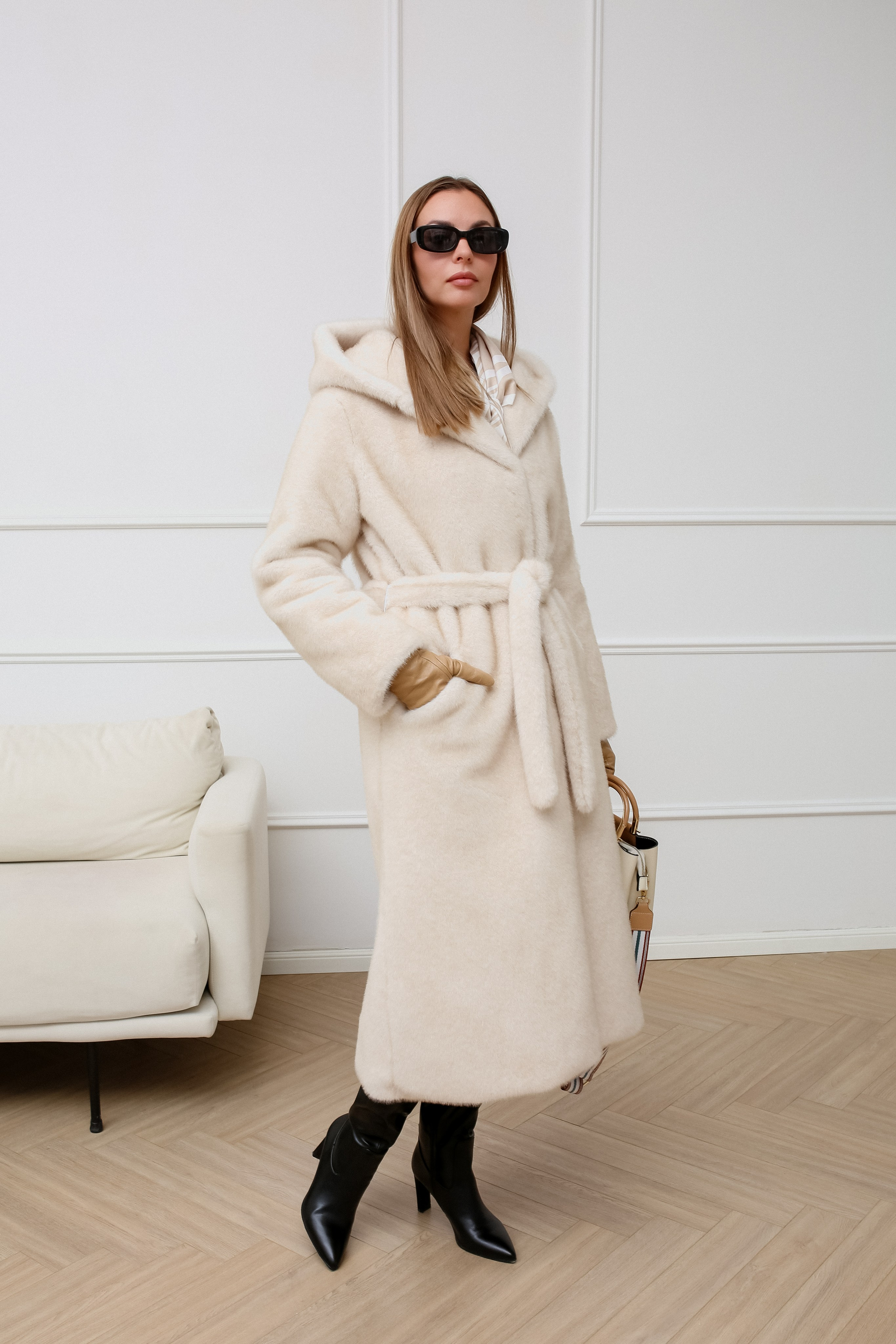 КАТАЛОГ ДЛЯ БРЕНДА ВЕРХНЕЙ ОДЕЖДЫ MISHKA. Бренд, контент фотограф в Волгограде Елена Даньшина