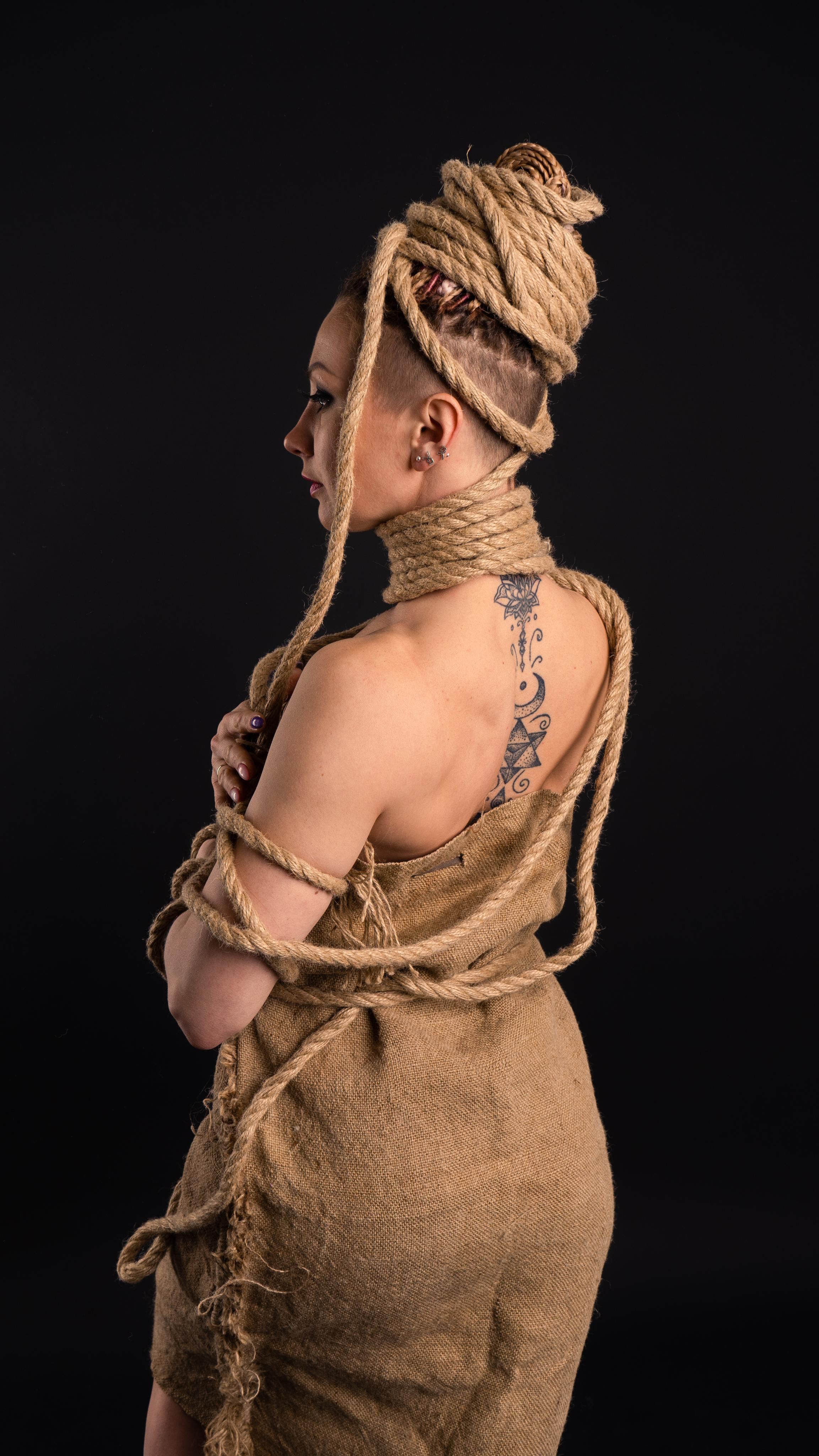 Валентина + Анна, Розовое, Жёлтое, Веревки. Фотограф Ахмедов Эльдар Чита