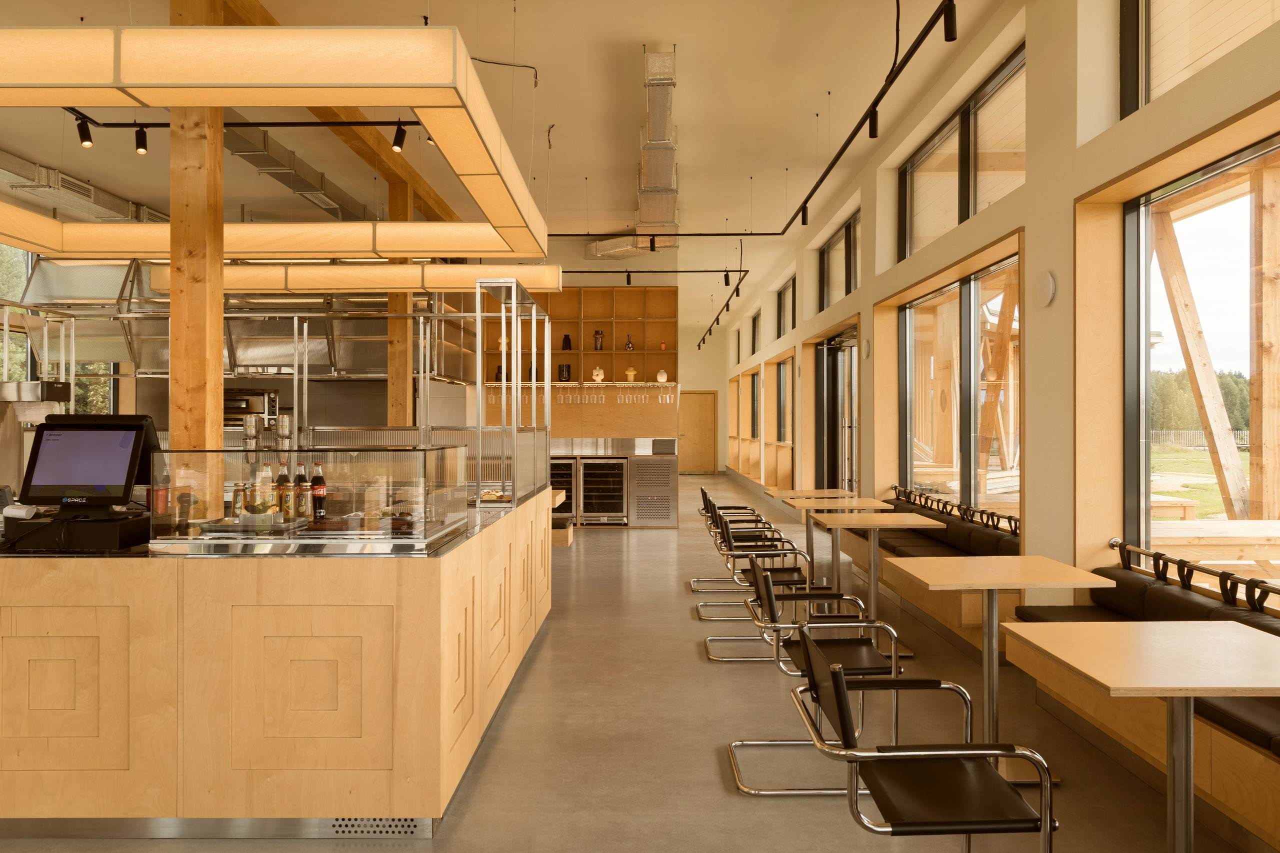 Модернистское кафе-пиццерия на природе: проект FruitDesign с акцентом на созерцание. Интерьерный фотограф в Нижнем Новгороде и Москве Владимир Гудков