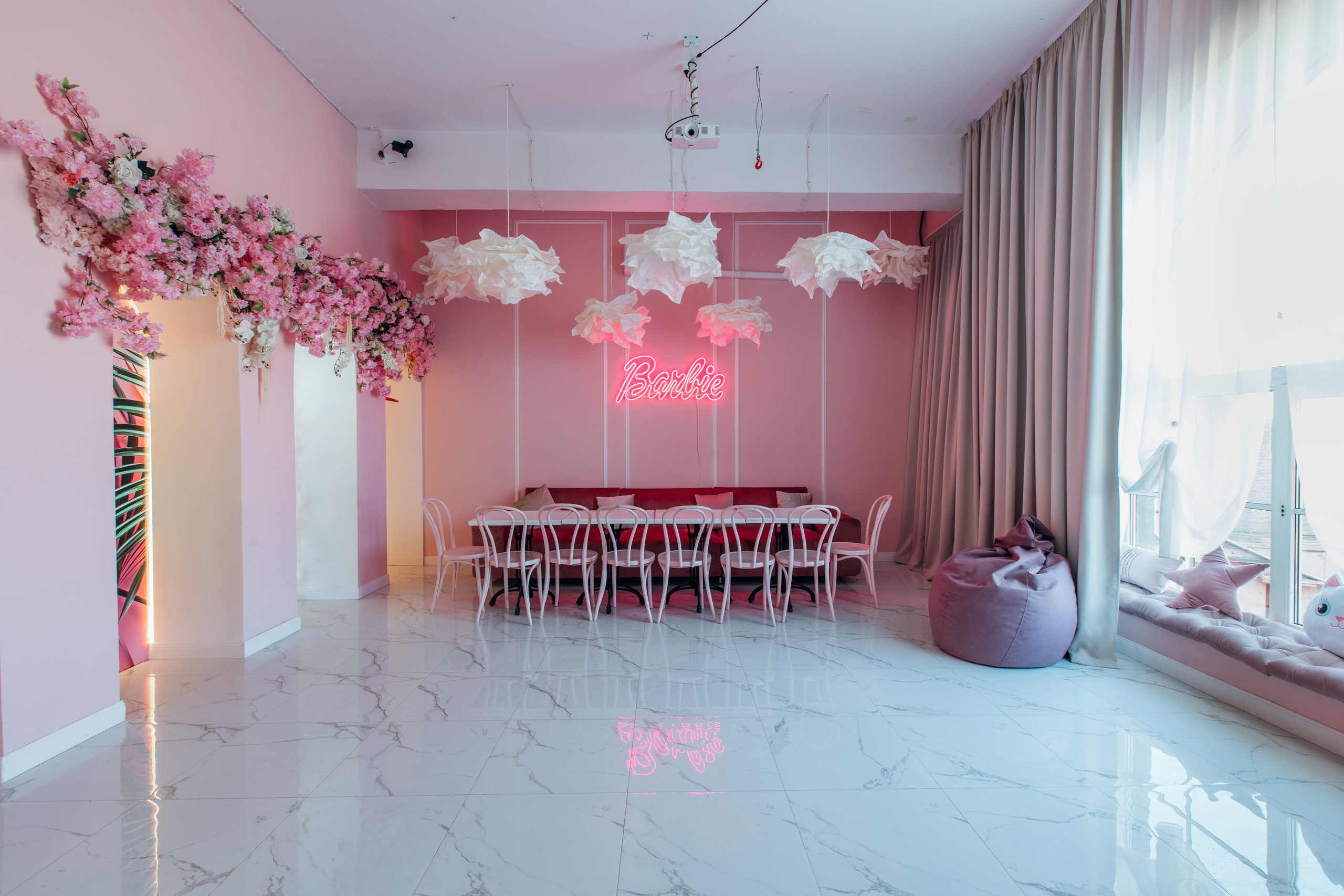 Барби (лето). Аренда лофта в СПб для мероприятий
