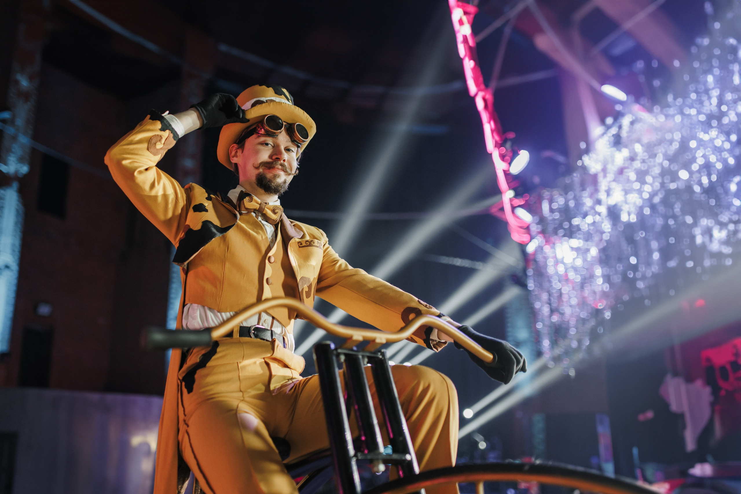 Выездной фотограф заказать в Спб (Санкт-Петербурге) и Ленинградской области