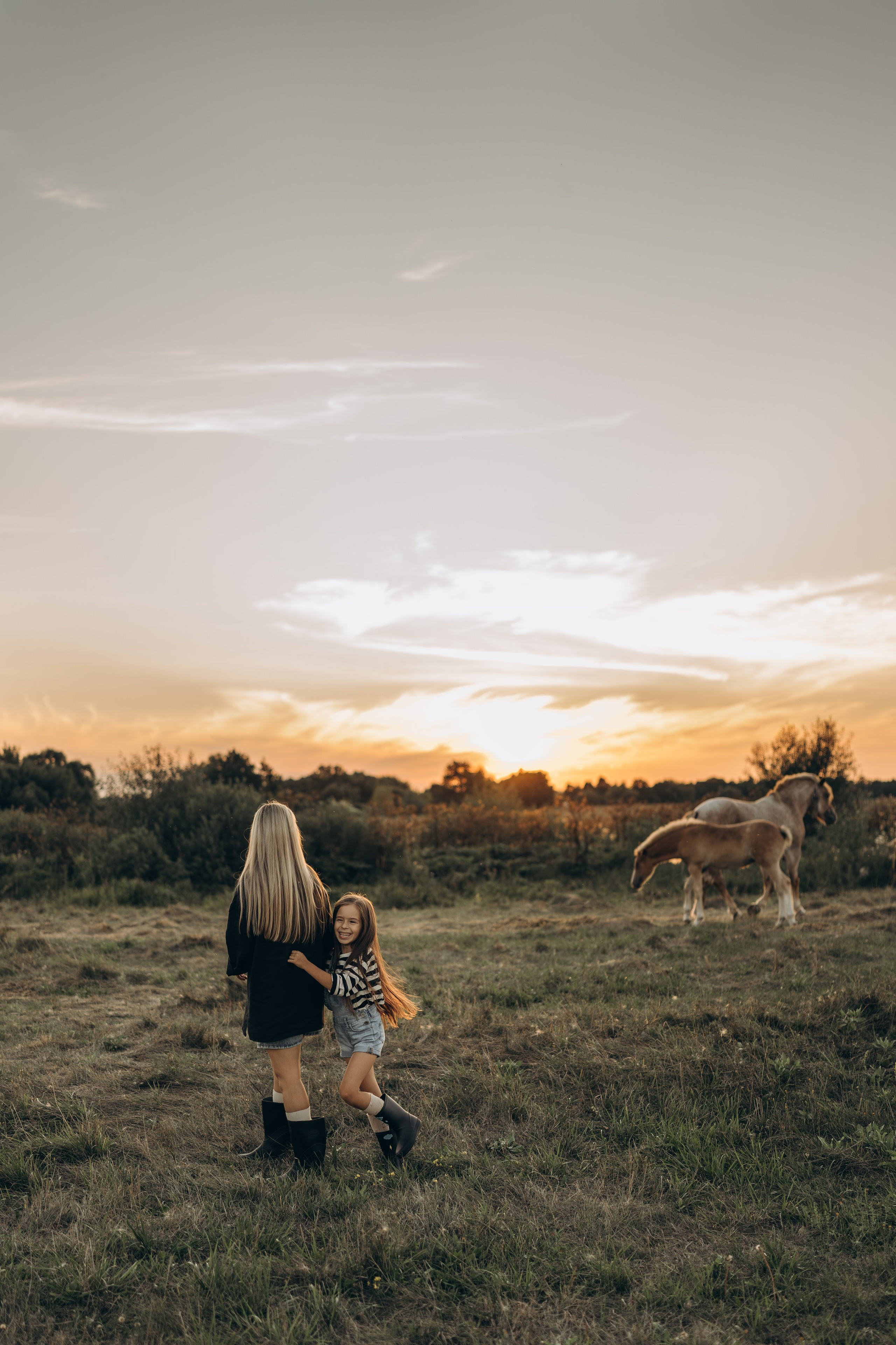 Детство, лошади, природа. Семейный фотограф Москва. Фотограф беременности и материнства Москва