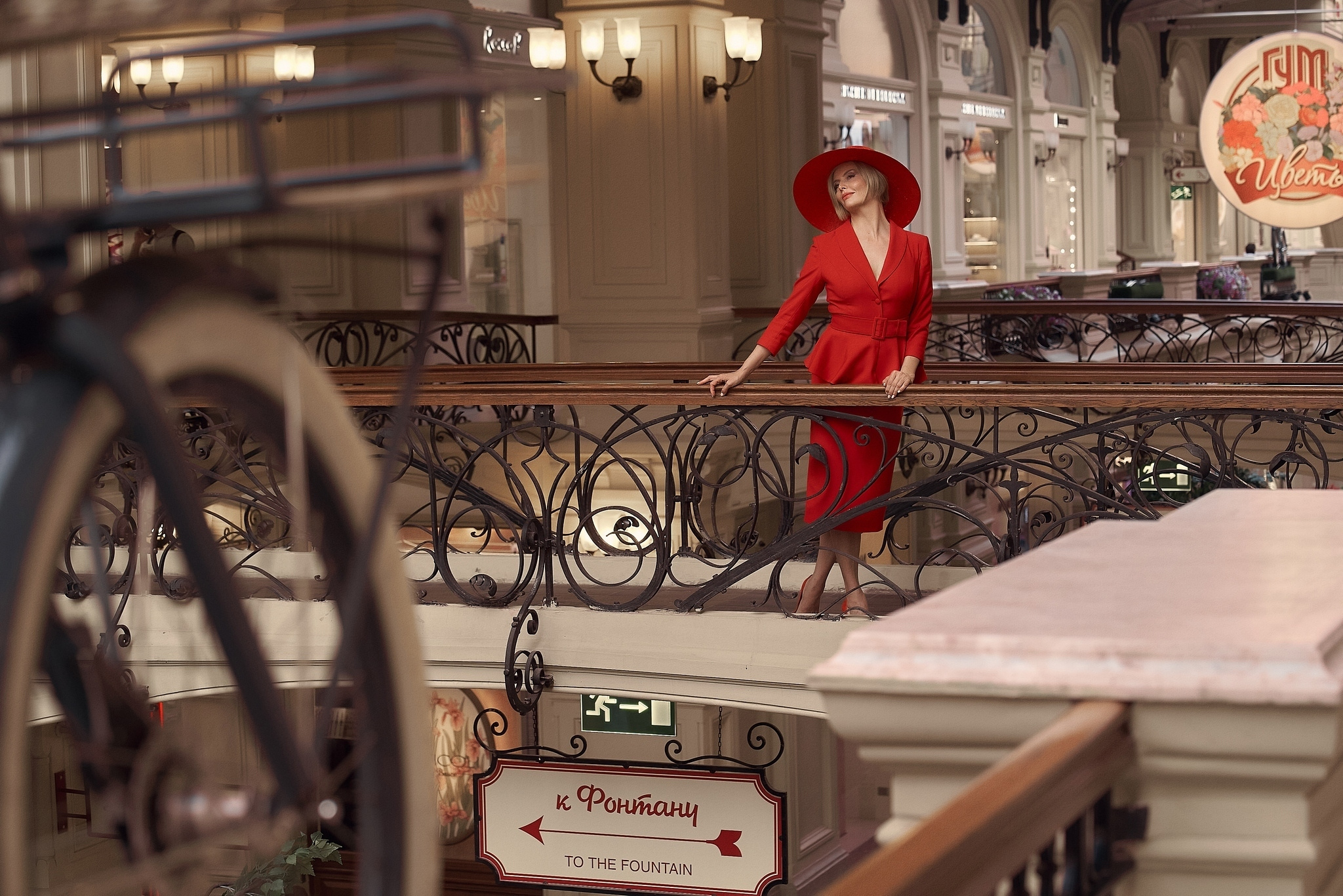 Проект «Красная Москва» с актрисой Анной Чуриной. Фотограф в Москве Сергей Гаварос