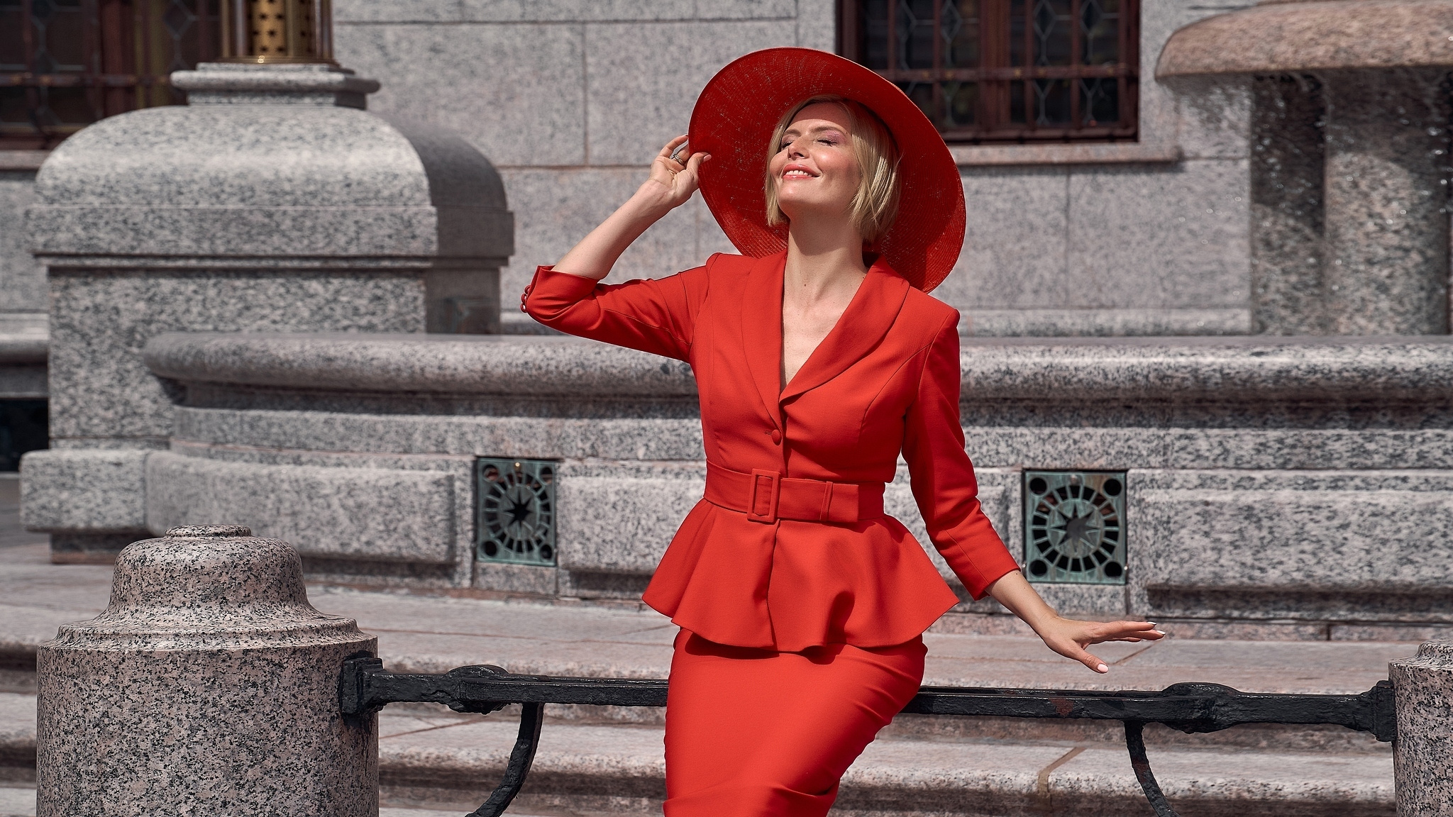 Проект «Красная Москва» с актрисой Анной Чуриной. Фотограф в Москве Сергей Гаварос