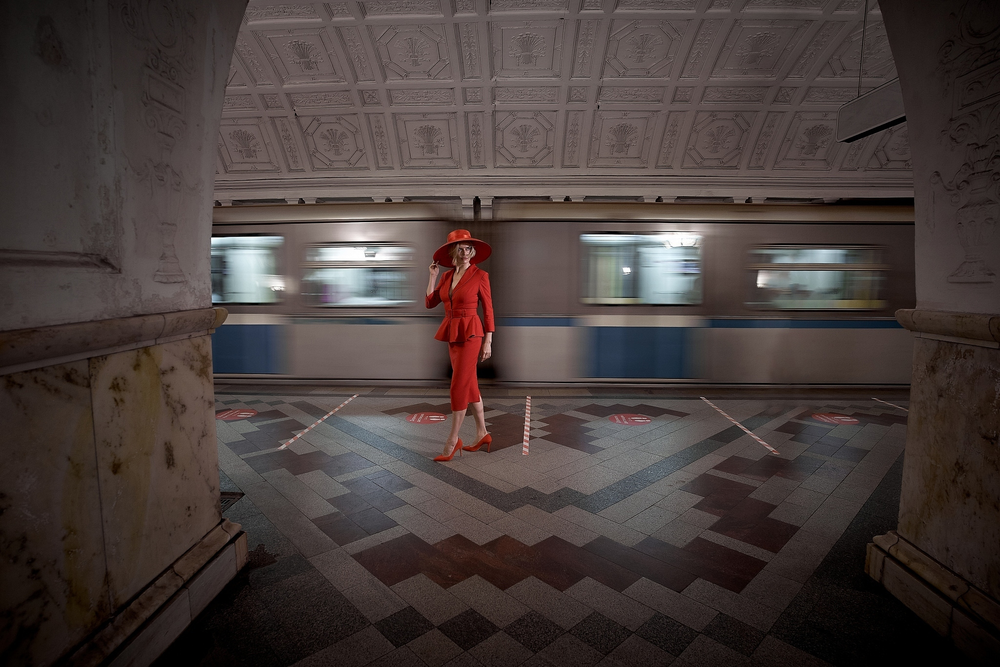 Проект «Красная Москва» с актрисой Анной Чуриной. Фотограф в Москве Сергей Гаварос