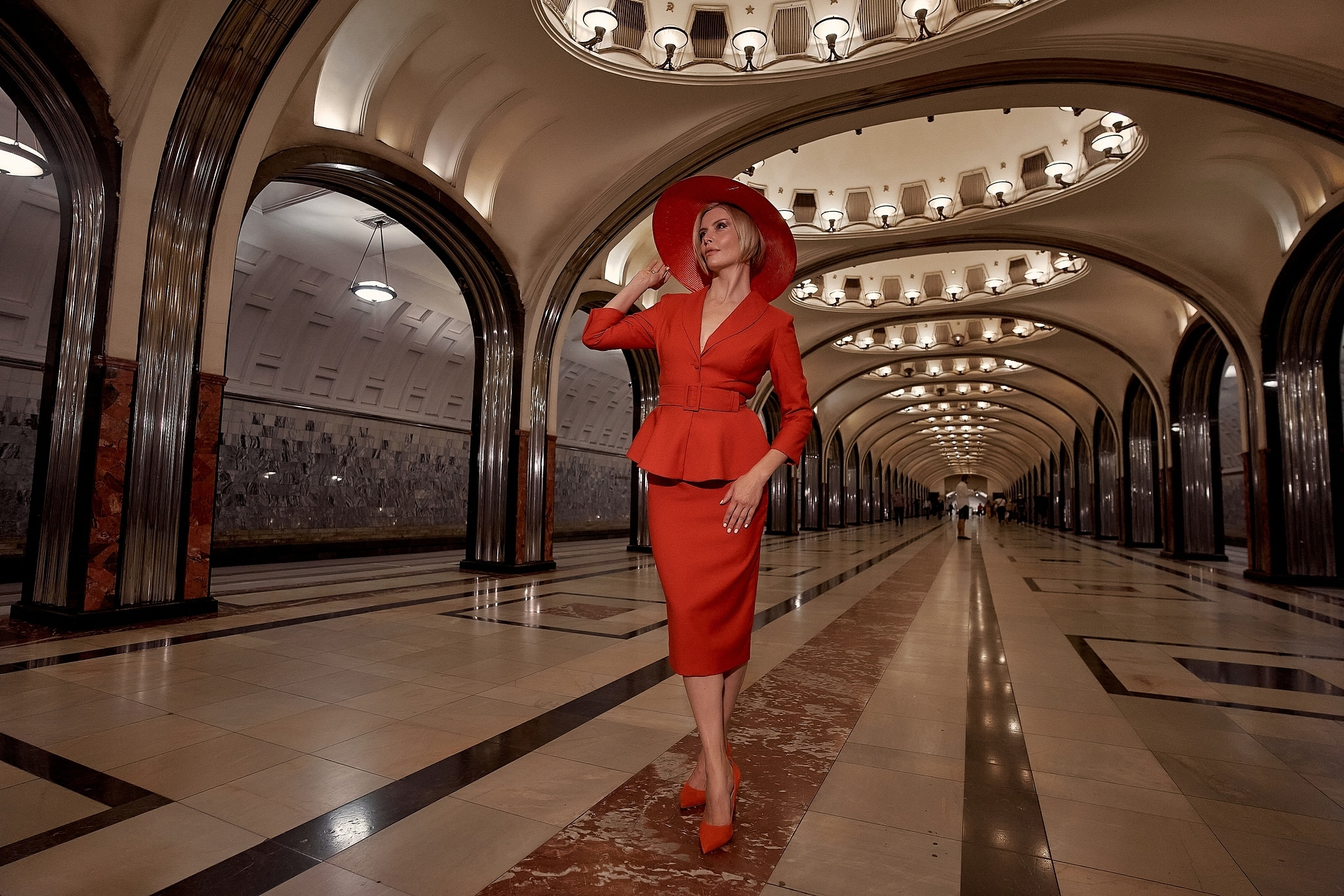 Проект «Красная Москва» с актрисой Анной Чуриной. Фотограф в Москве Сергей Гаварос